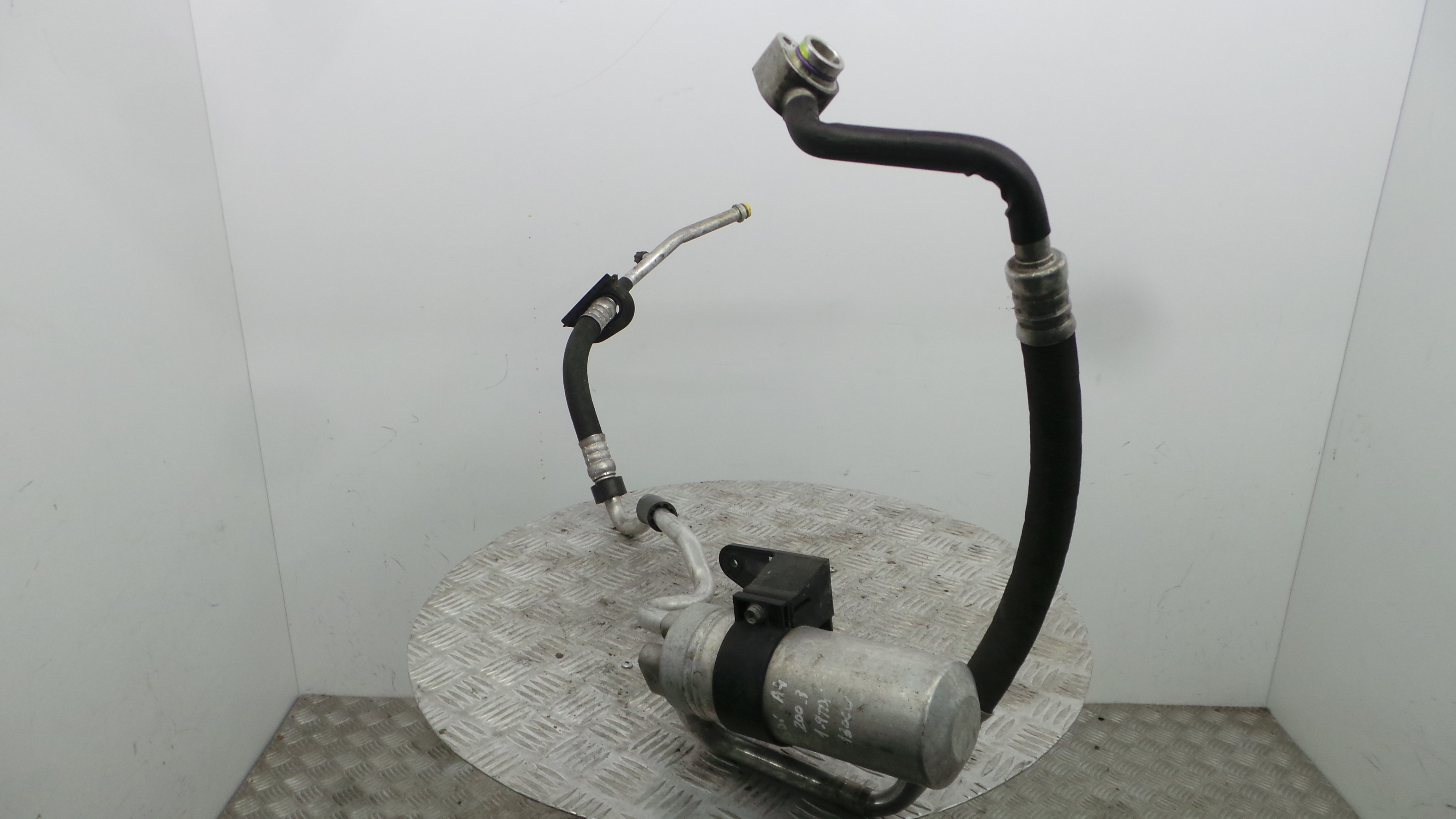 Tubo Ar Condicionado 8E0260707BA - AUDI A4 B6 (8E2)-36431067