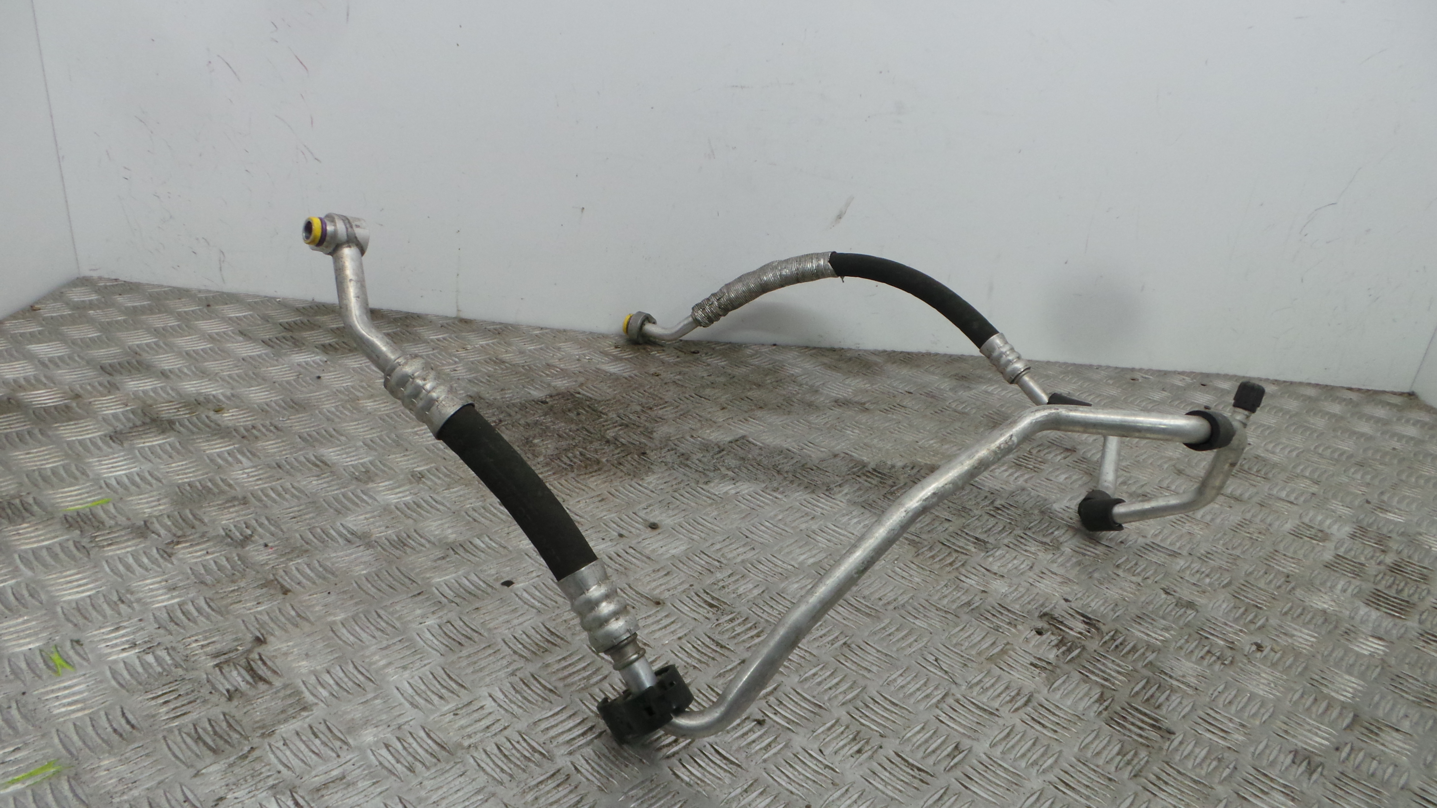 Tubo Ar Condicionado 1K0820743AJ - VW GOLF V (1K1)-36431144