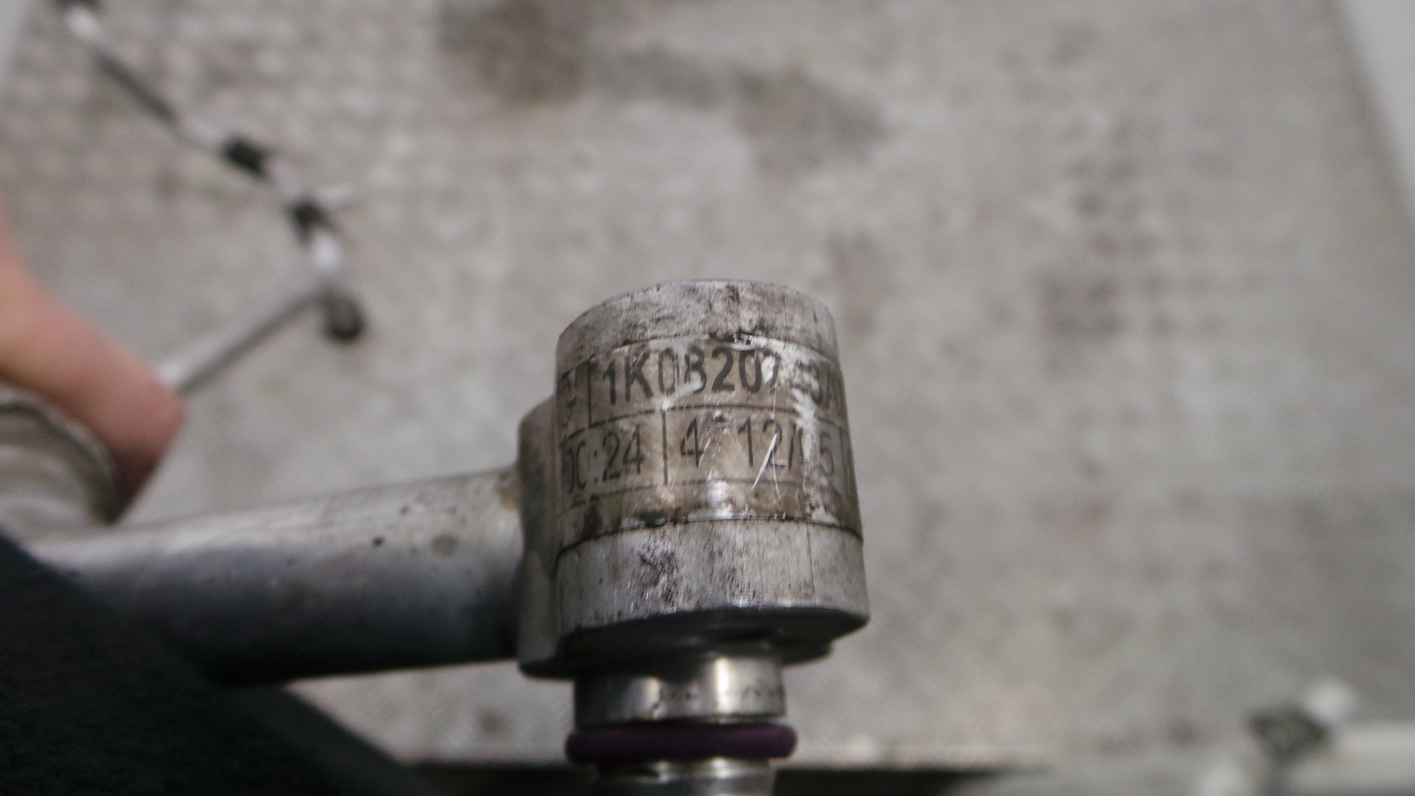 Tubo Ar Condicionado 1K0820743AM - VW GOLF V (1K1)-36431345