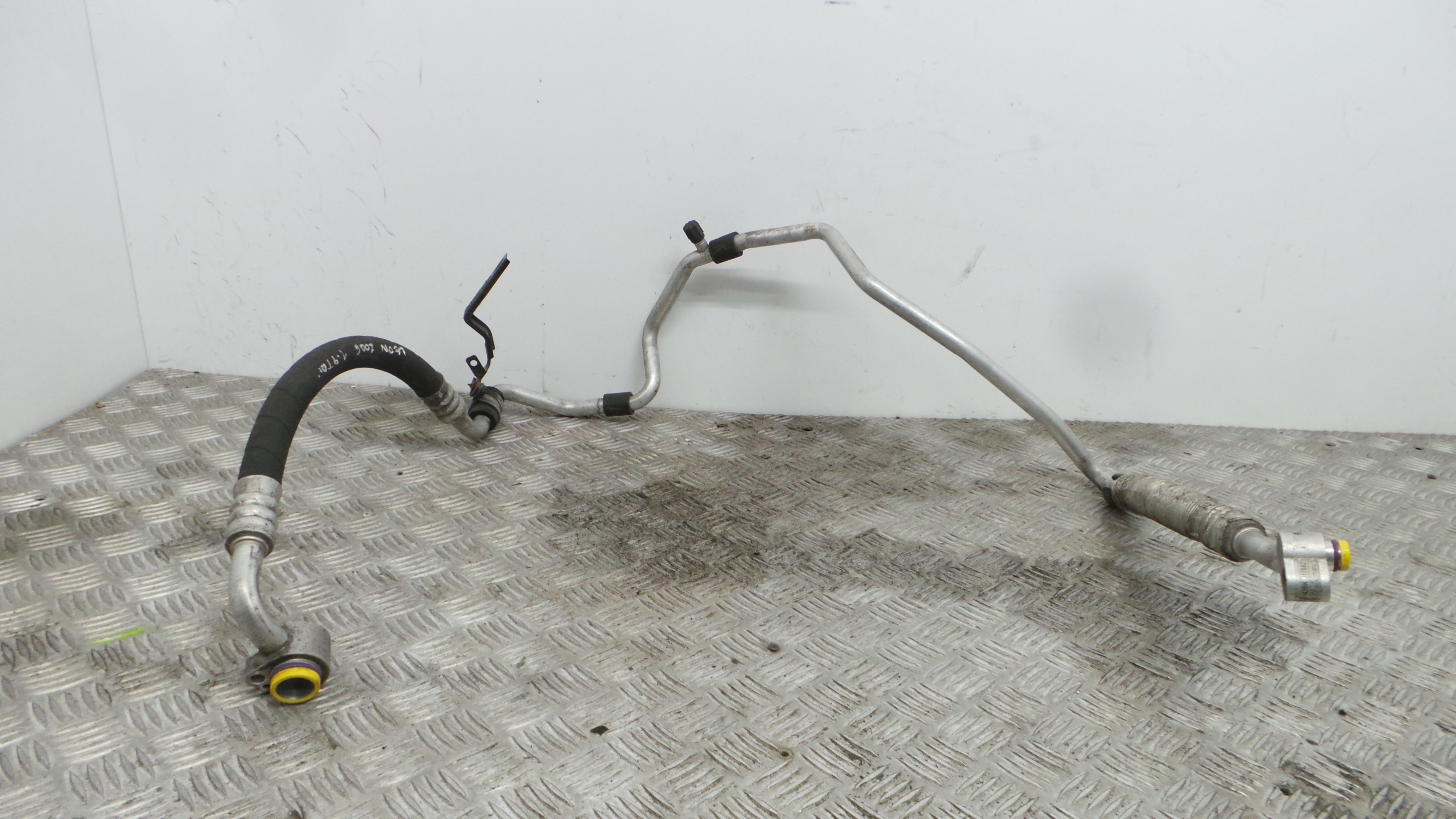 Tubo Ar Condicionado 1K0820743BK - SEAT LEON (1P1)-36431390