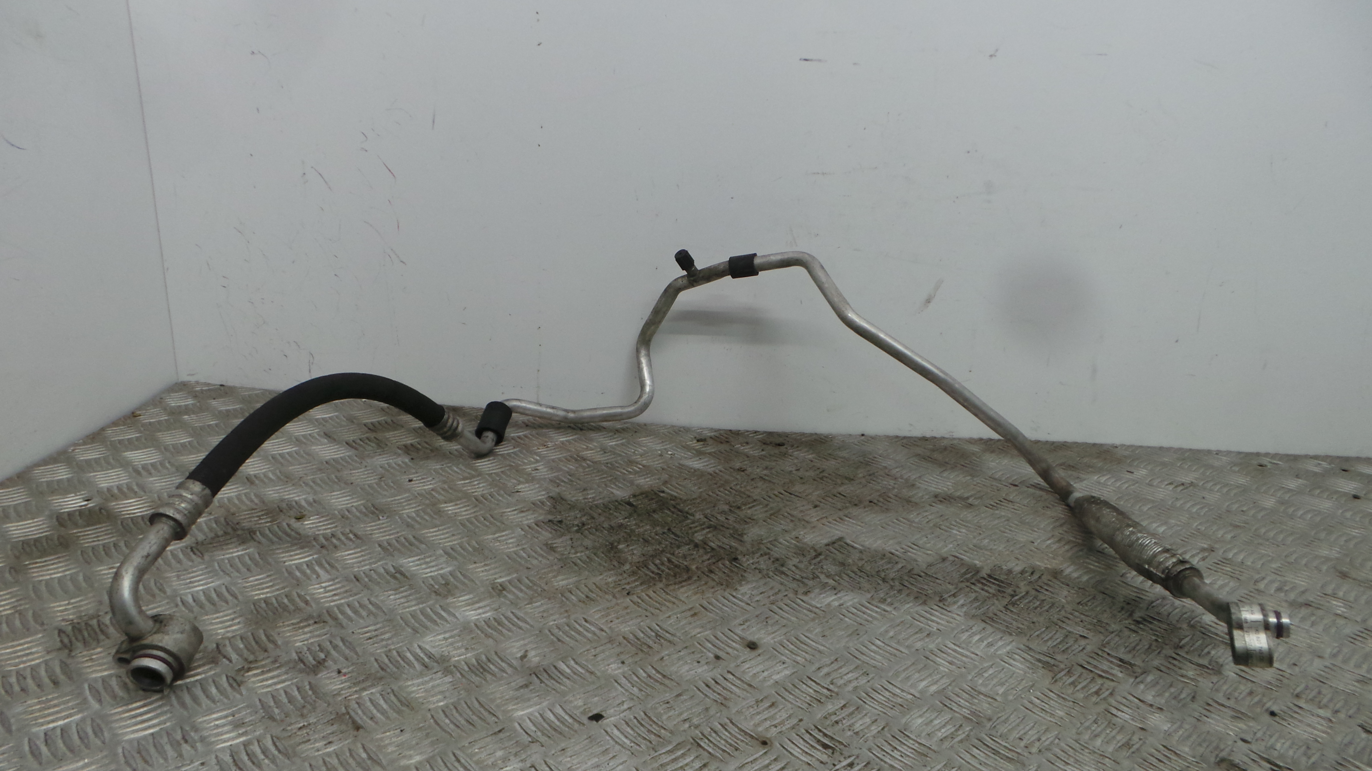 Tubo Ar Condicionado 1K0820743CC - VW GOLF V (1K1)-36431393