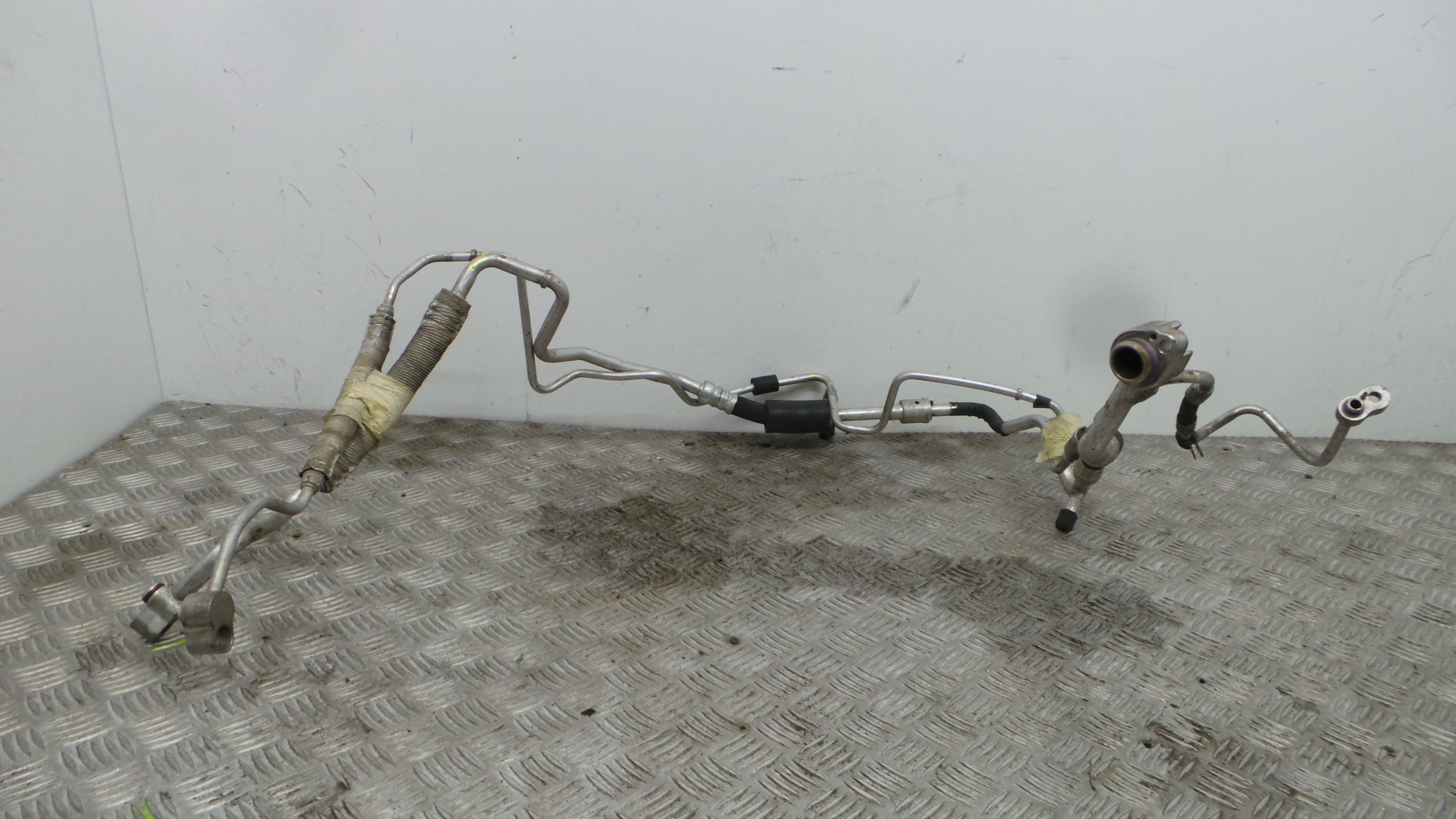 Tubos De Ar Condicionado 6Q0820744K - VW POLO (9N_, 9A_)-36431586