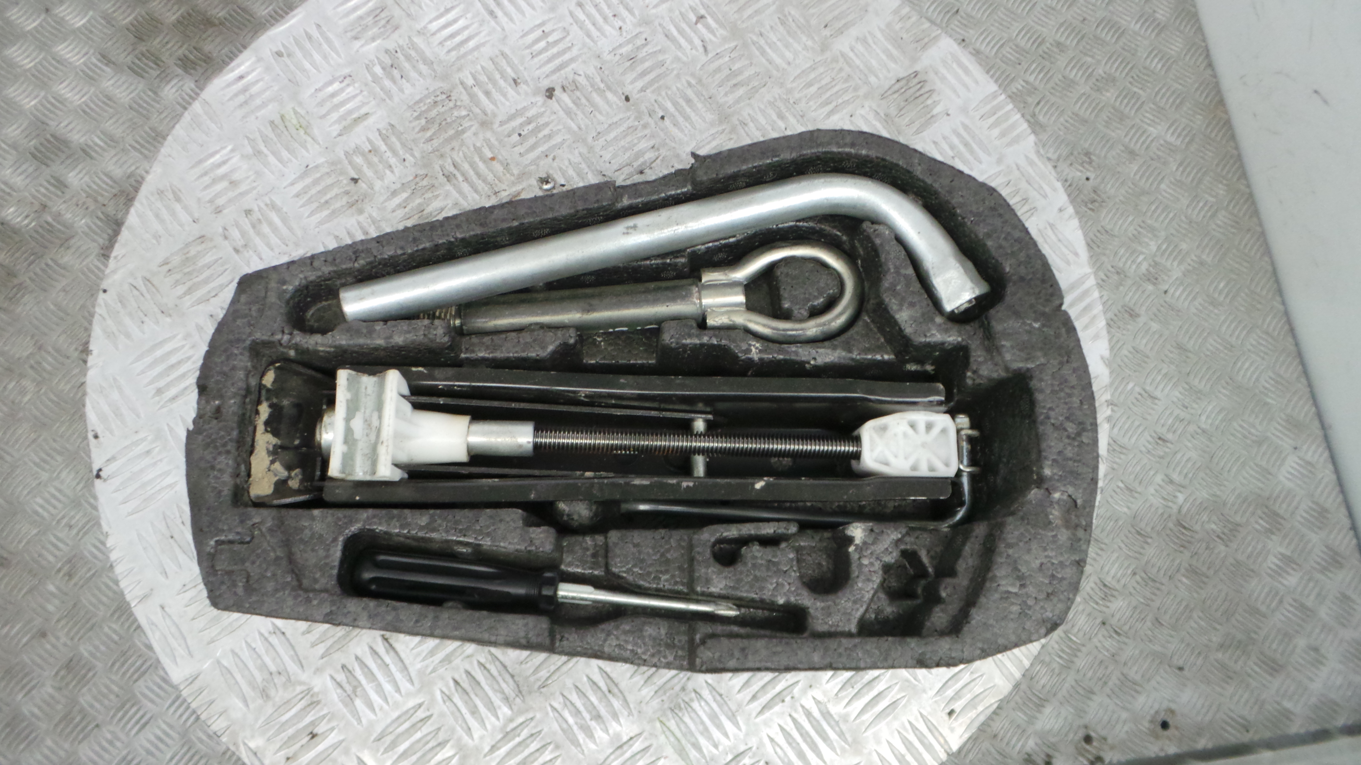 Kit Pneu Suplente 6Q0012115H - SEAT IBIZA IV (6J5, 6P1), IBIZA Mk IV (6J5, 6P1)-36435765