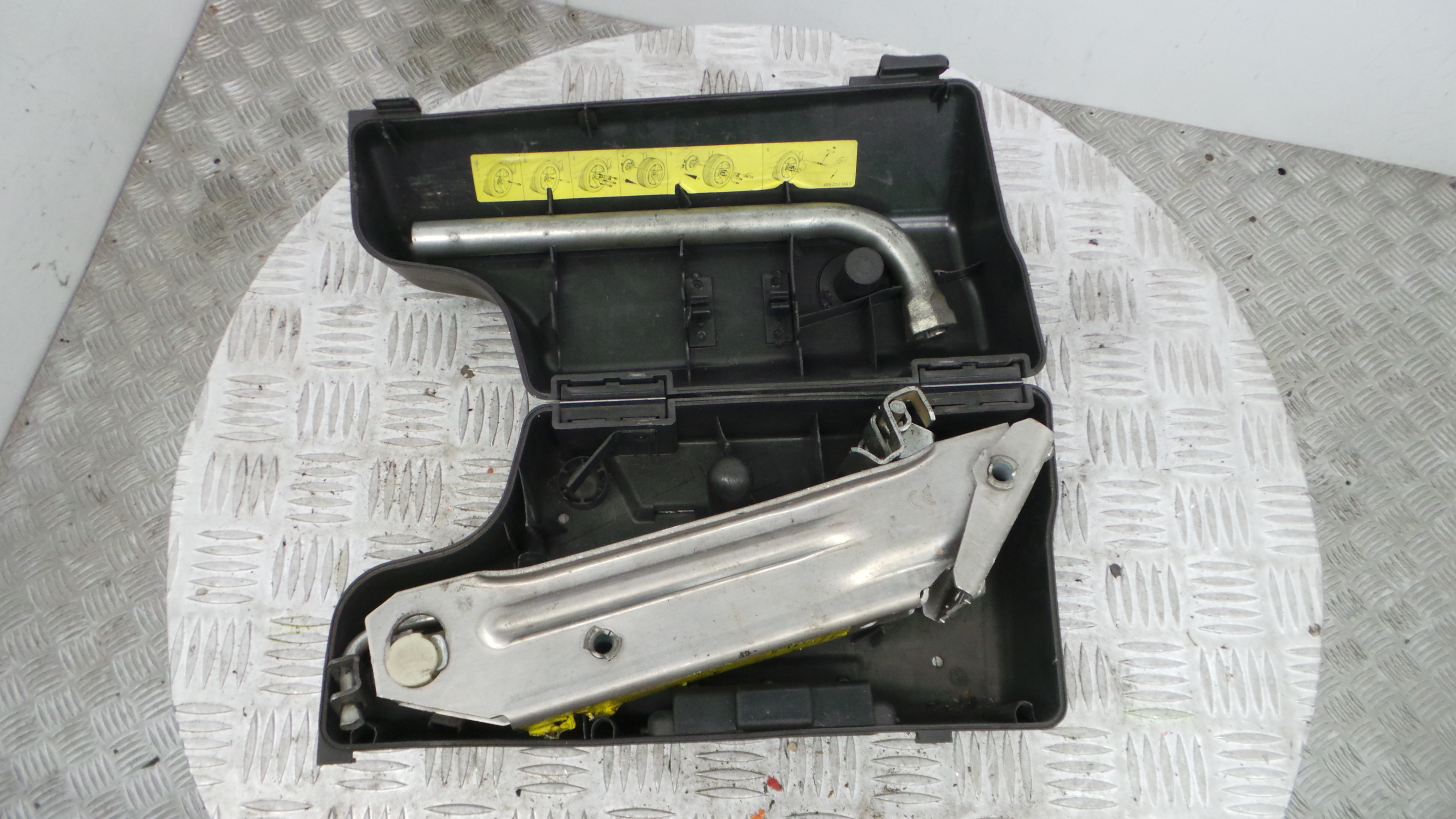 Kit Pneu Suplente 4B9010149F - AUDI A6 C5 (4B2)-36435776