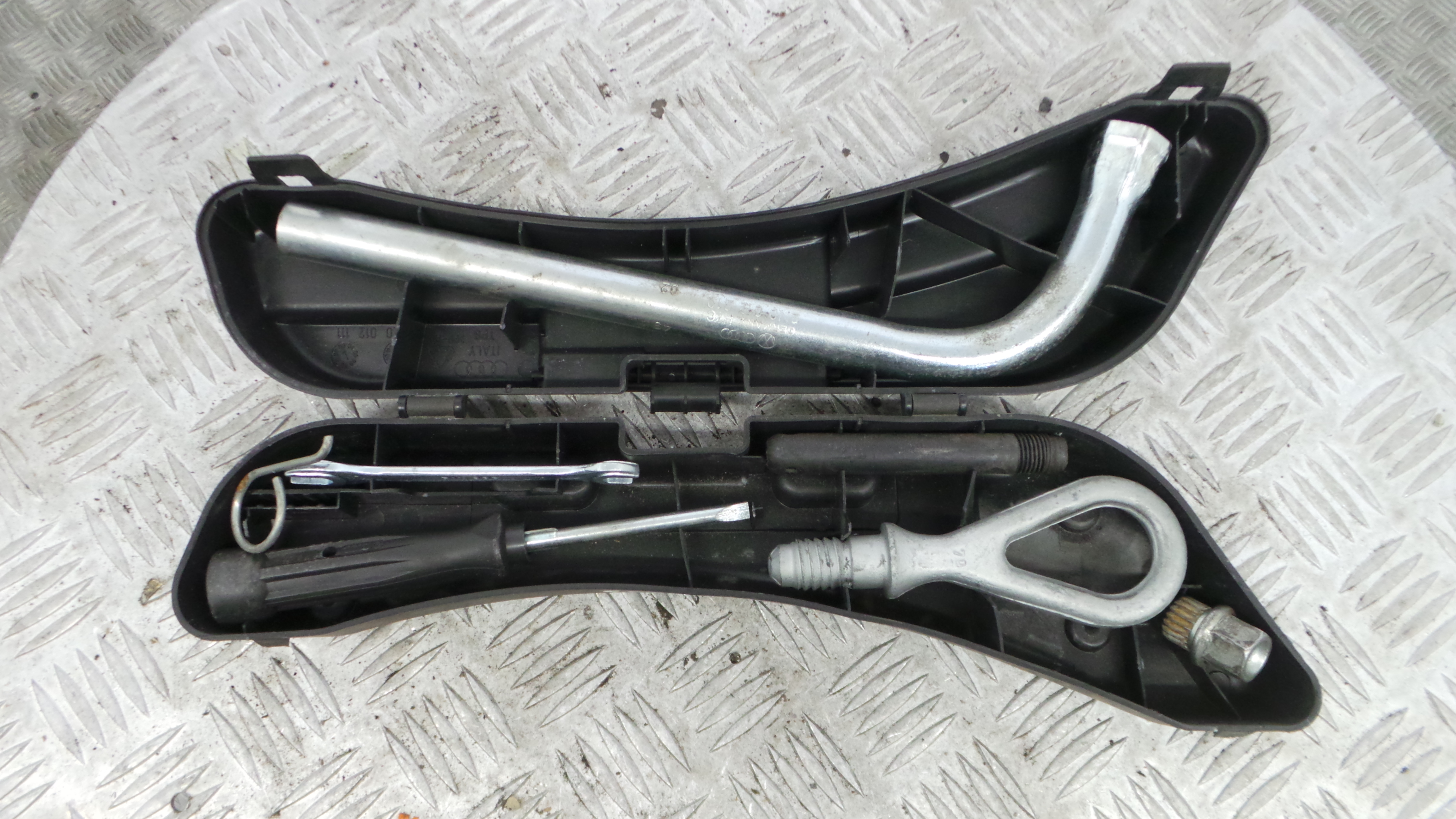 Kit Pneu Suplente 8E0012111 - AUDI A4 B6 (8E2)-36435780