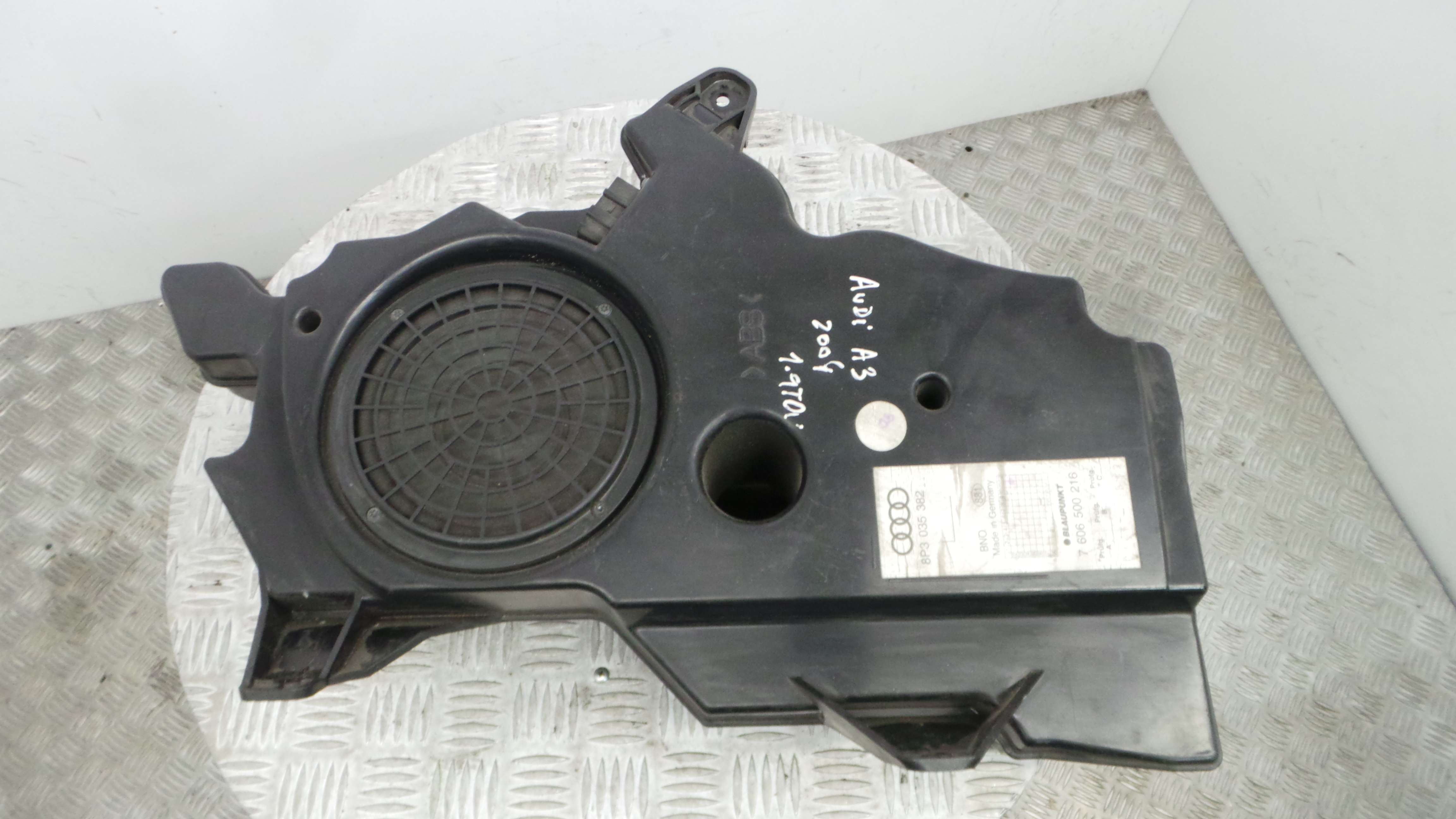 Subwoofers 8P3035382 - AUDI A3 (8P1)-36435796