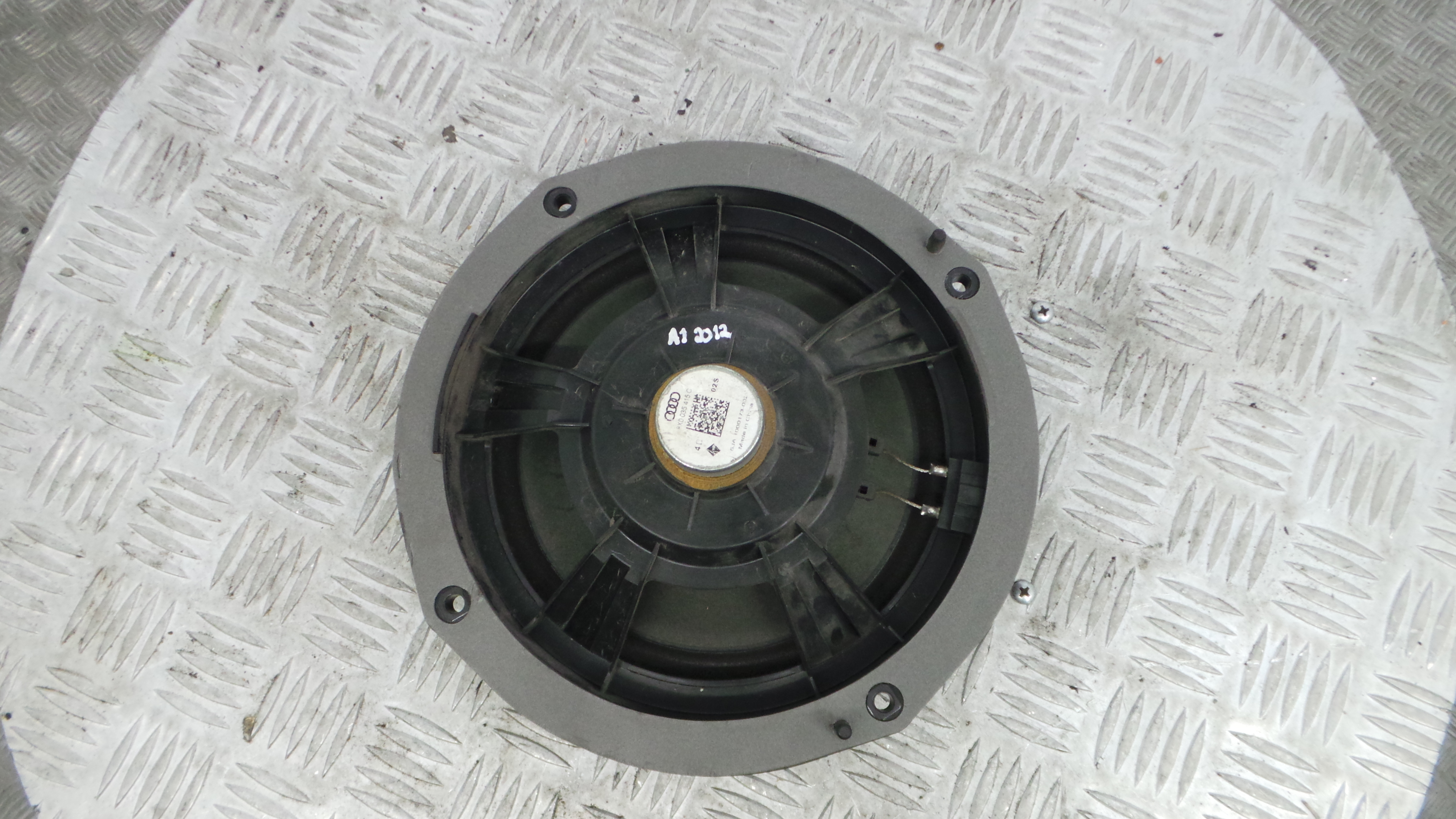 Colunas de Som 8X0035415C - AUDI A1 (8X1, 8XK)-36435830