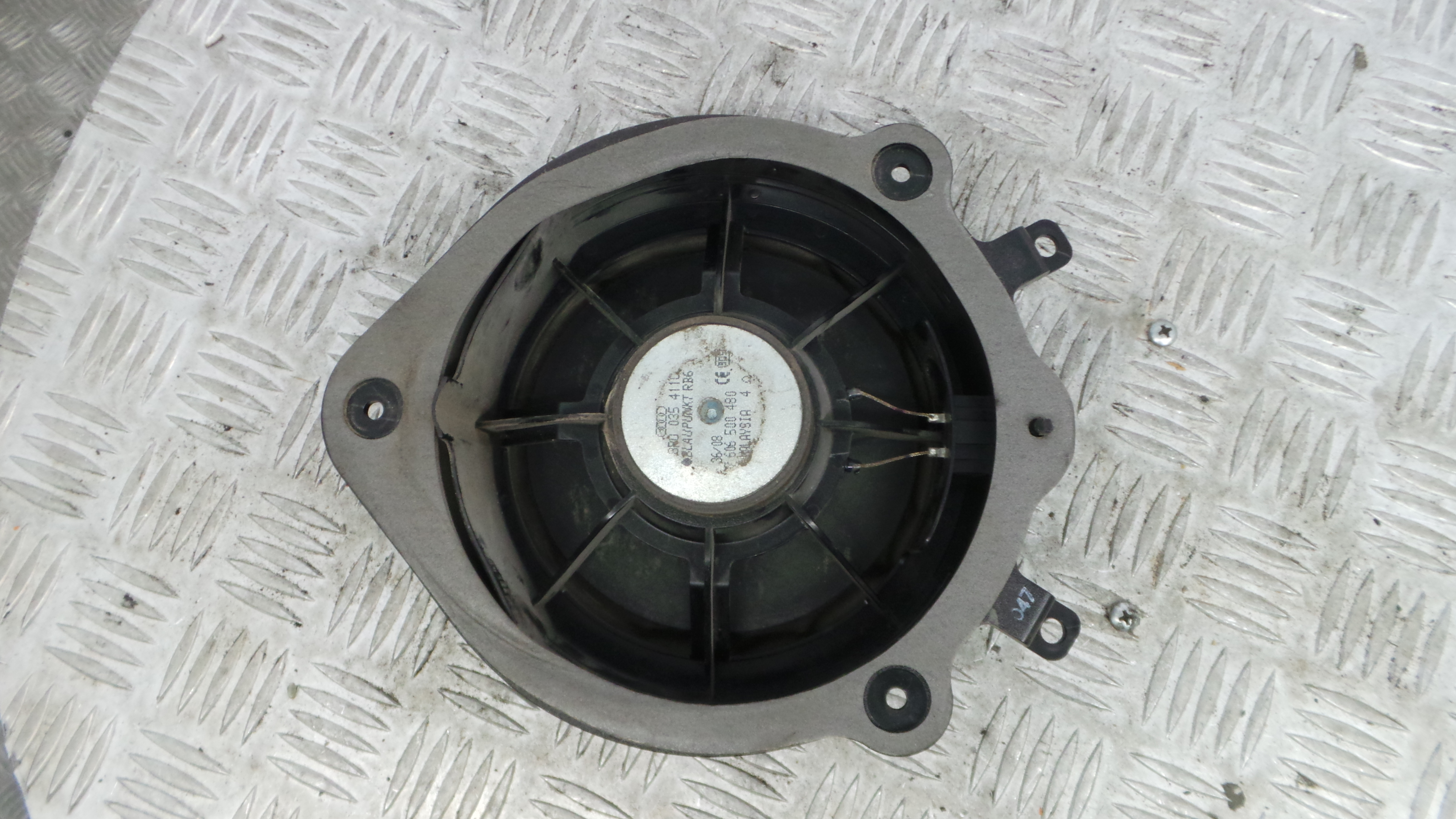 Colunas de Som 8R0035411C - AUDI A3 (8P1)-36435949