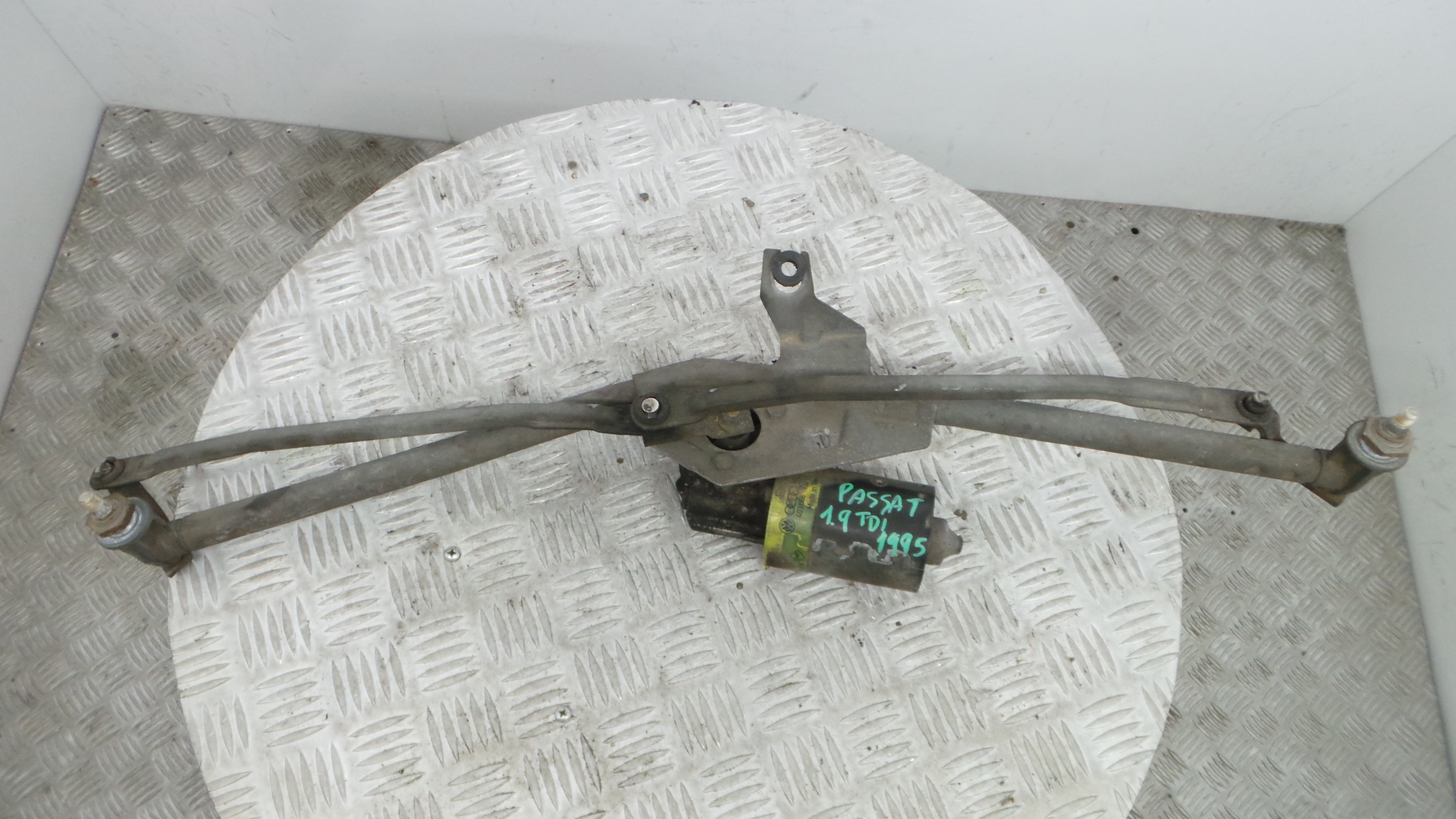 Motor Limpa Vidros Frente  403668 - VW PASSAT B3/B4 (3A2, 35I)-36436041 Motor Limpa Vidros Frente  403668 - VW PASSAT B3/B4 (3A2, 35I)-36436041