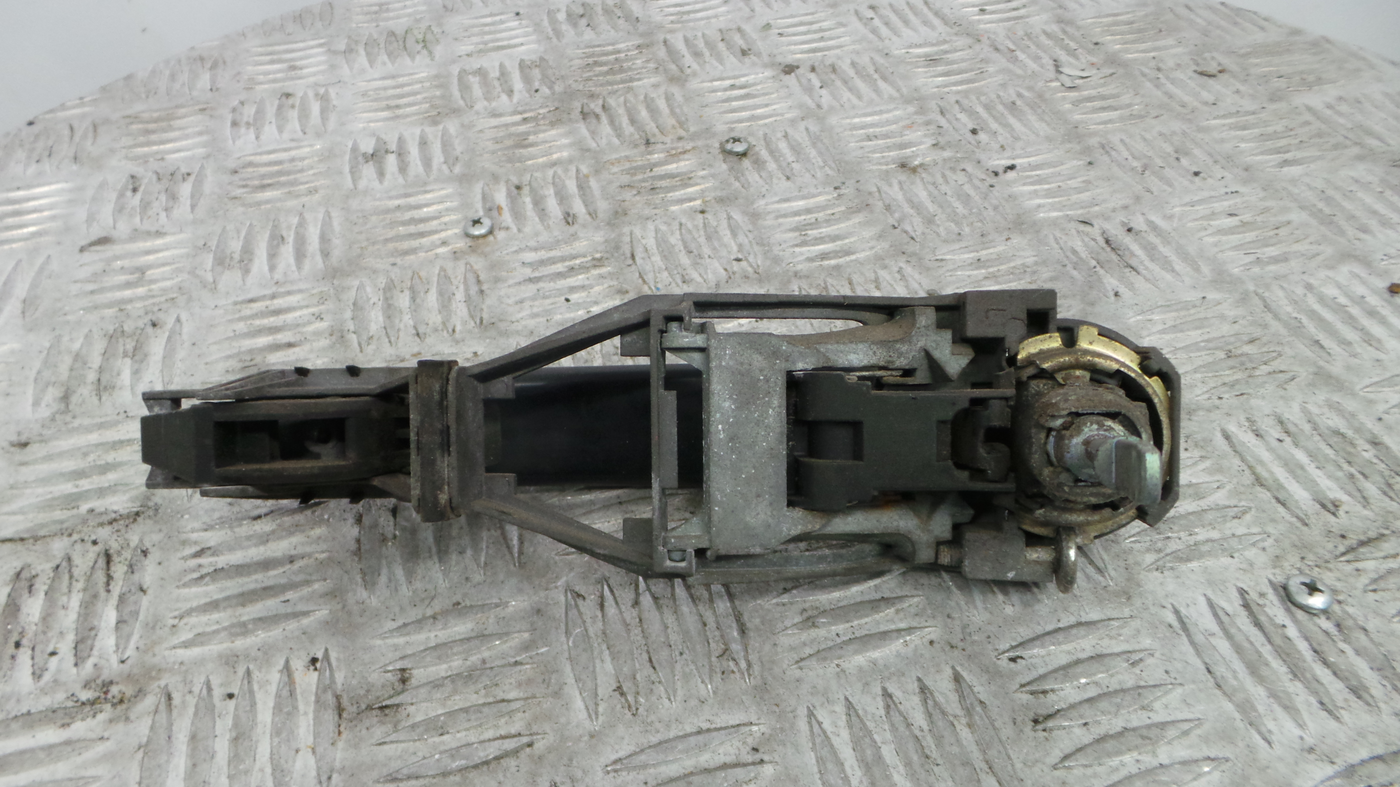 Puxador Exterior Frente Direita  3B0837207G - VW GOLF IV (1J1), GOLF Mk IV (1J1)-36439429