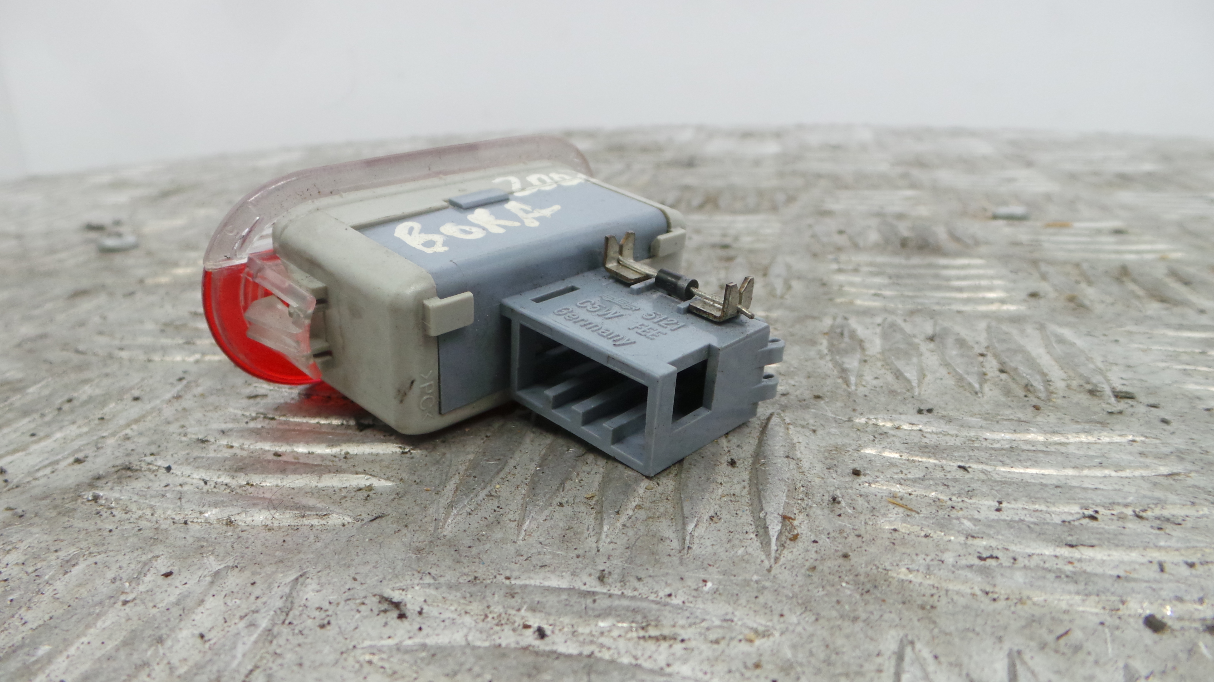 Luz Interior 1J0947411B - VW BORA I (1J2)-36439440