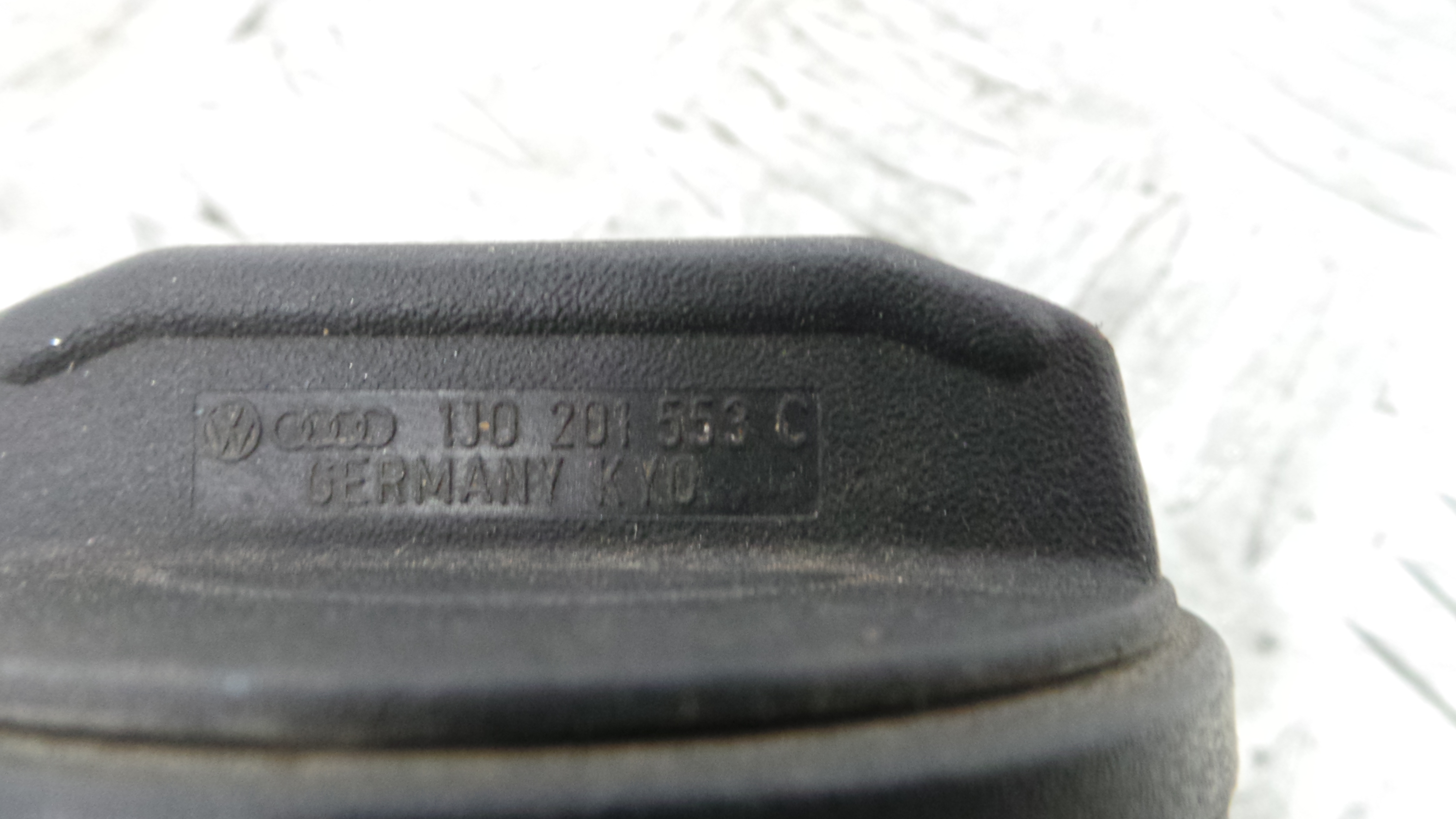 Tampão de Combustivel 1J0201553C - VW GOLF IV (1J1), GOLF Mk IV (1J1)-36439458