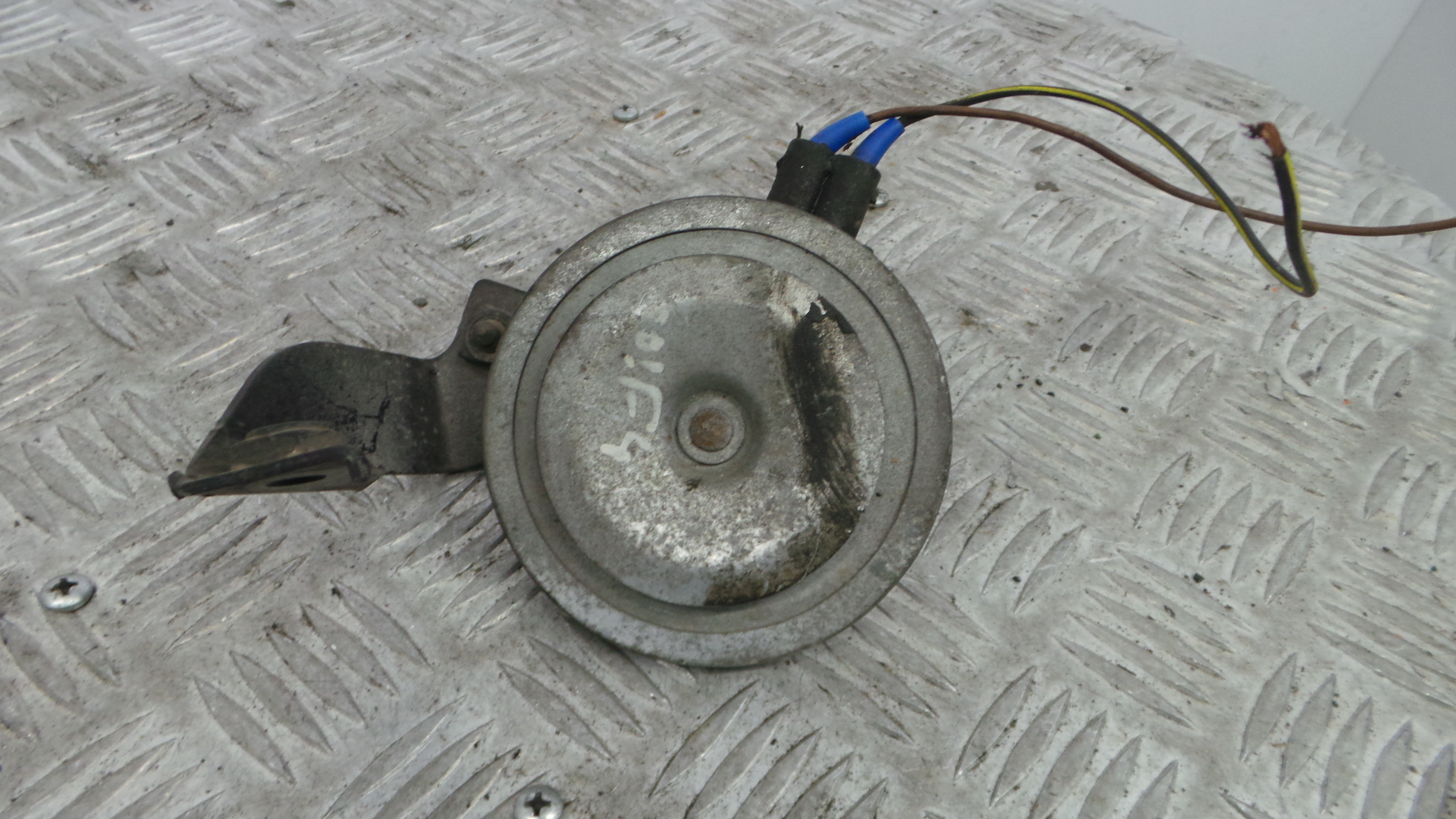 Buzina 6N0951101 - VW GOLF IV (1J1), GOLF Mk IV (1J1)-36439481 Buzina 6N0951101 - VW GOLF IV (1J1), GOLF Mk IV (1J1)-36439481