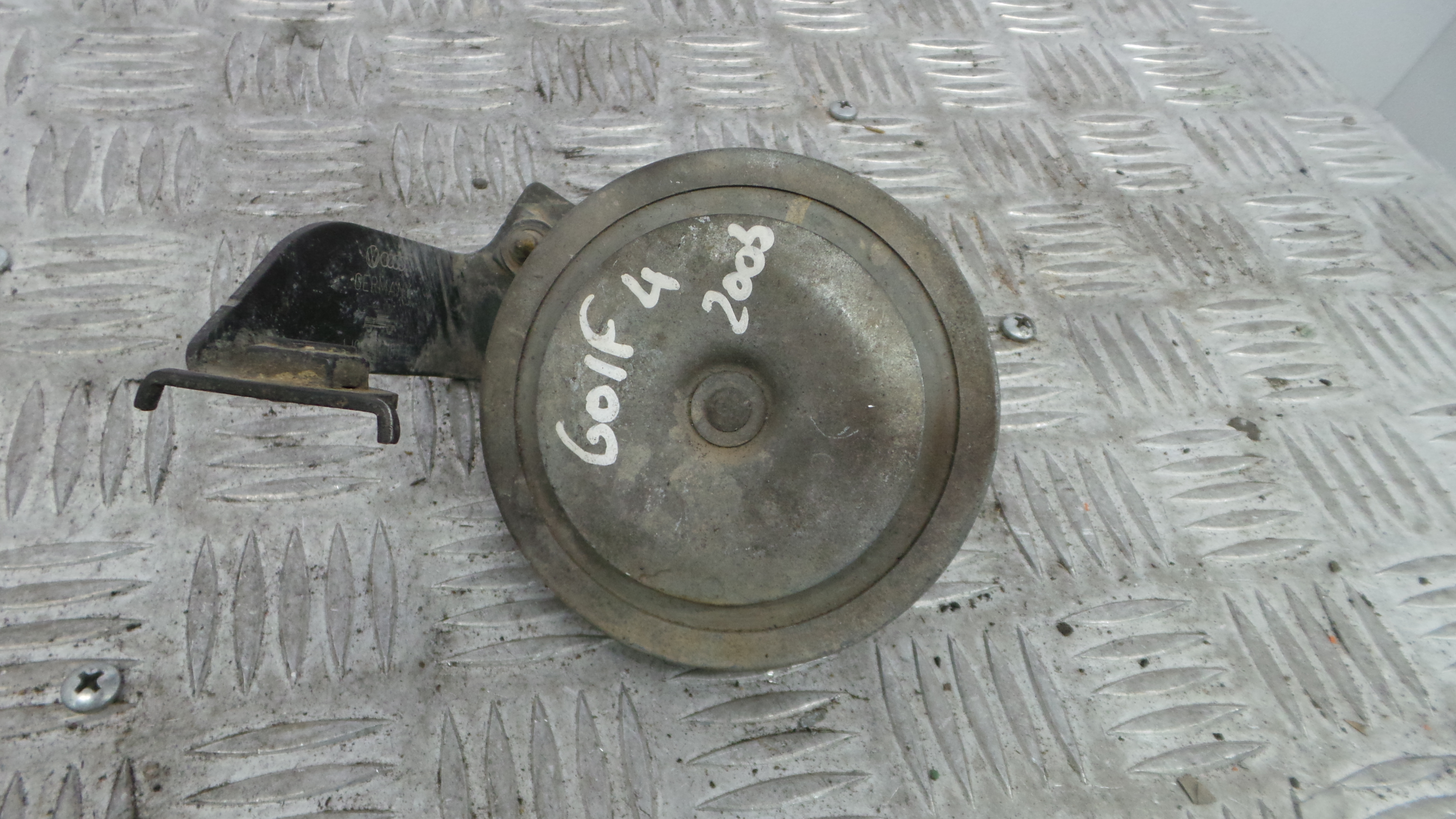 Buzina 1J0951183B - VW GOLF IV (1J1), GOLF Mk IV (1J1)-36439510 Buzina 1J0951183B - VW GOLF IV (1J1), GOLF Mk IV (1J1)-36439510