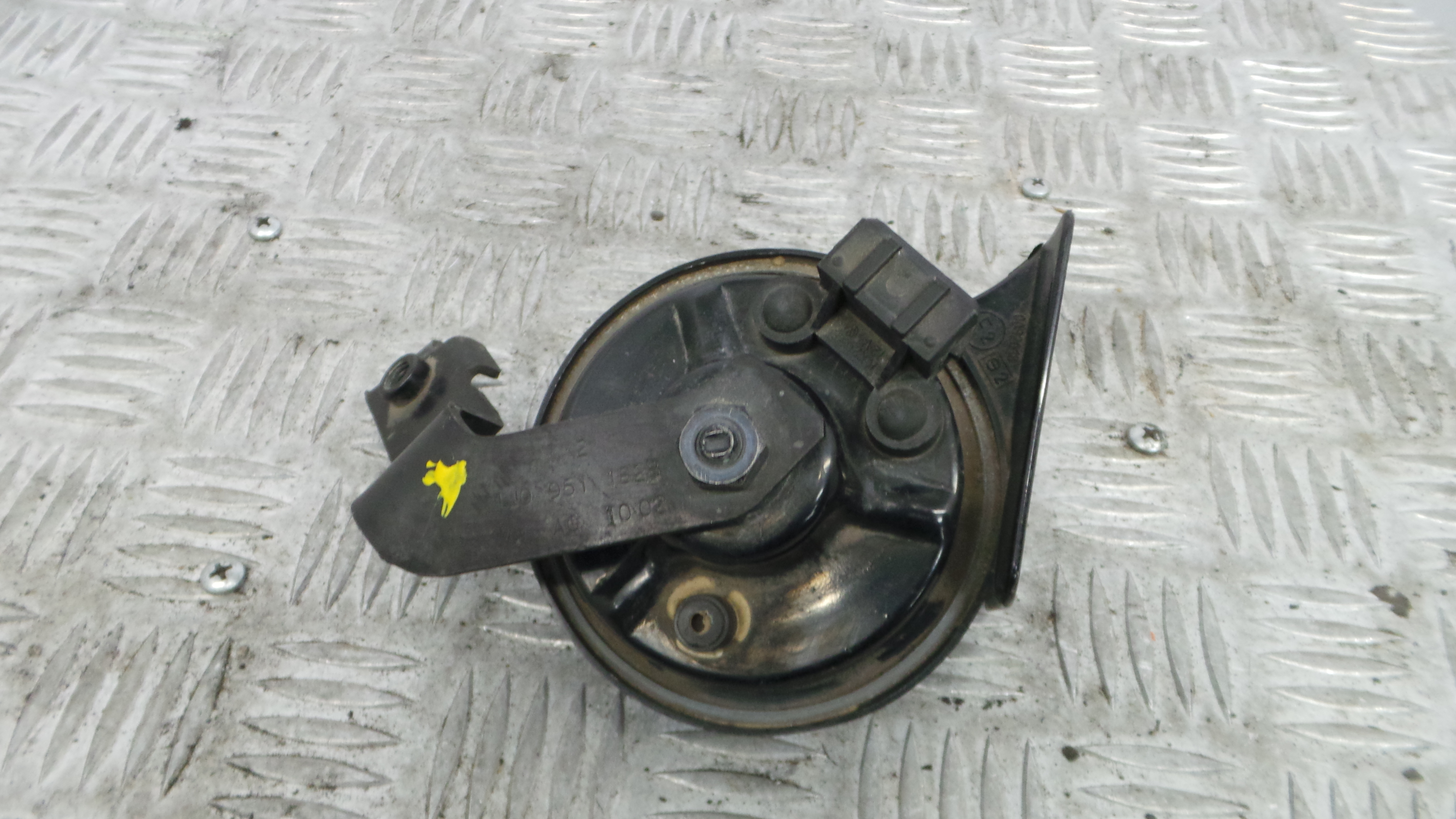 Buzina 1J0951182B - VW BORA I (1J2)-36439513