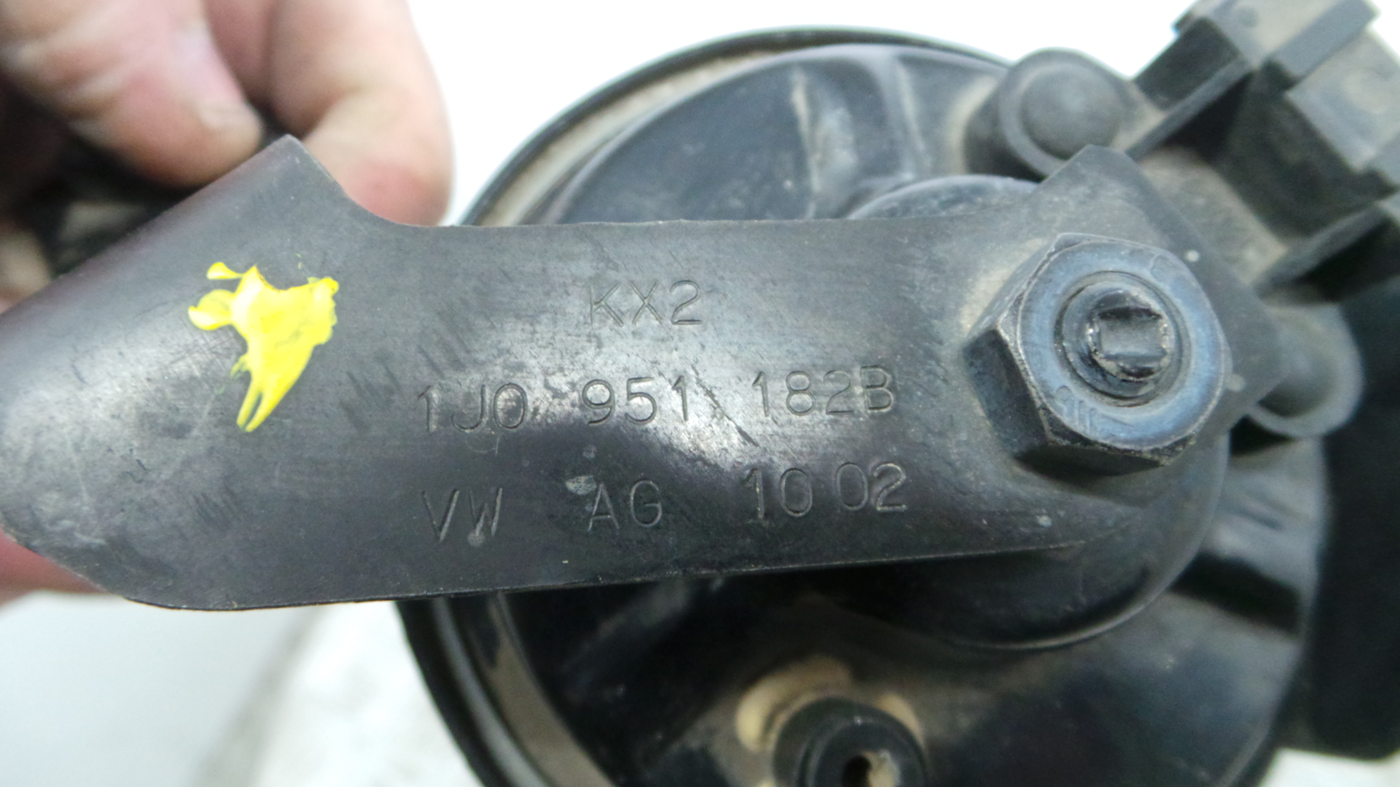 Buzina 1J0951182B - VW BORA I (1J2)-36439513