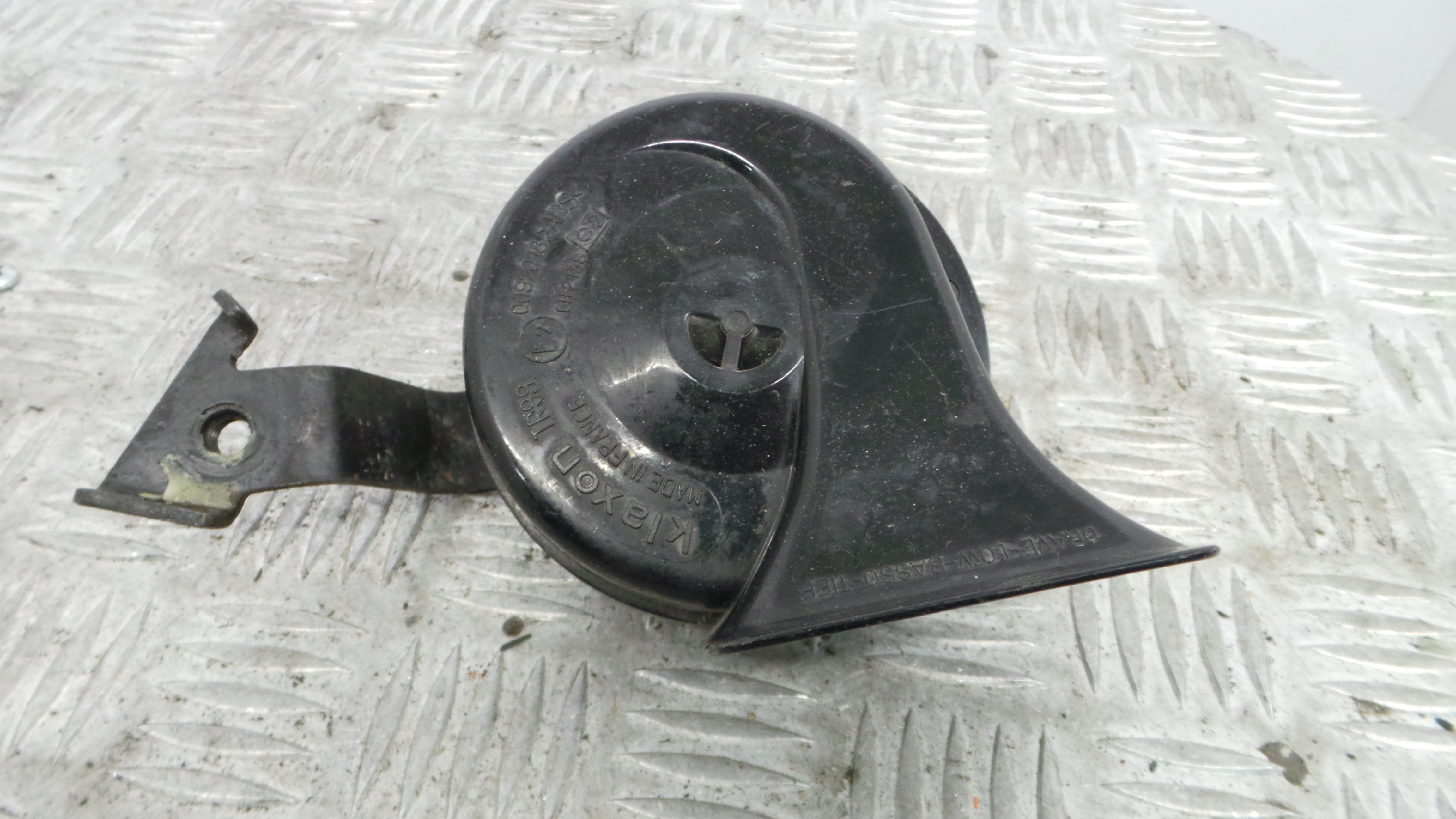 Buzina 1J0951227C - VW BORA I (1J2)-36439523 Buzina 1J0951227C - VW BORA I (1J2)-36439523