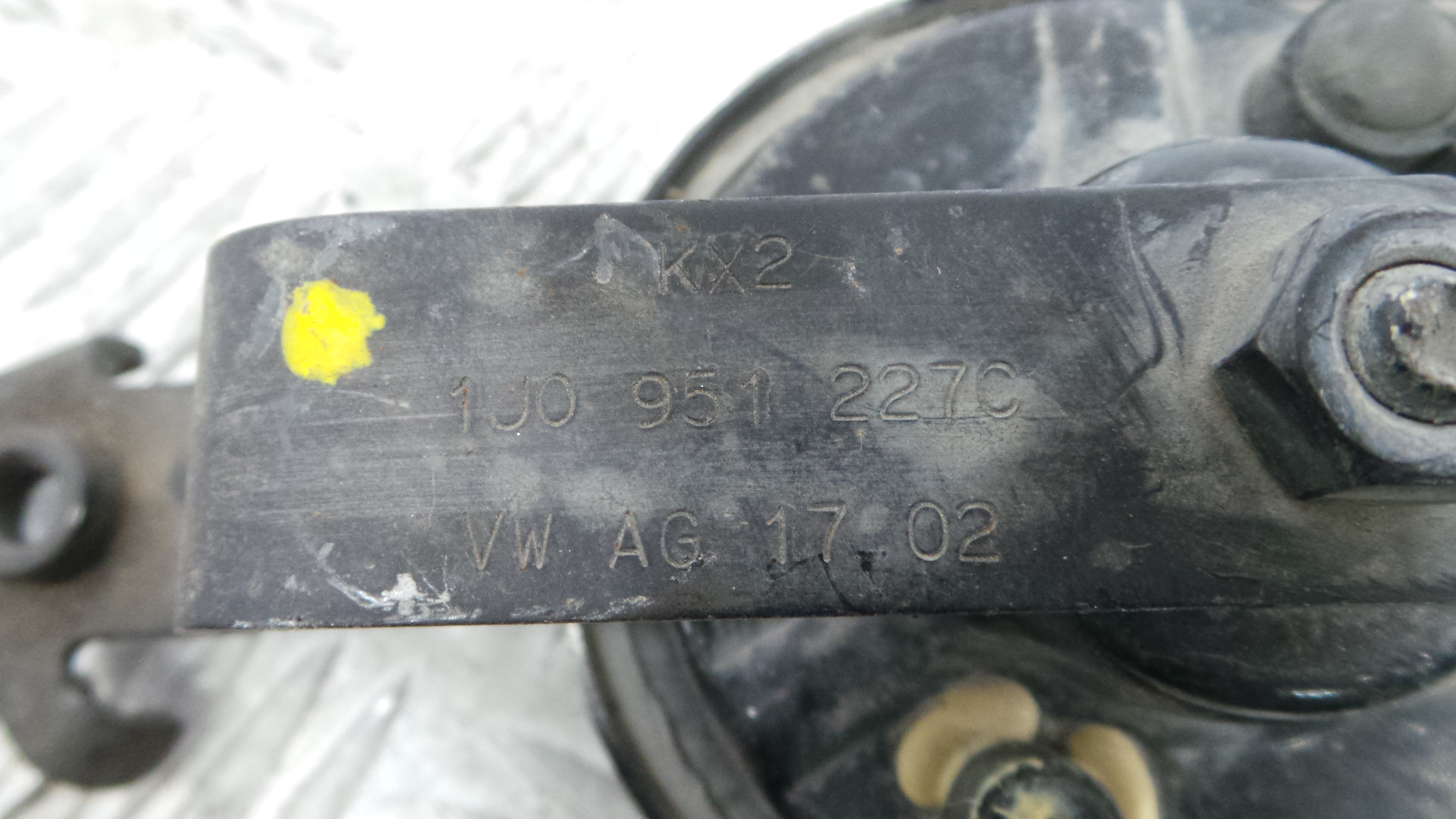 Buzina 1J0951227C - VW BORA I (1J2)-36439523