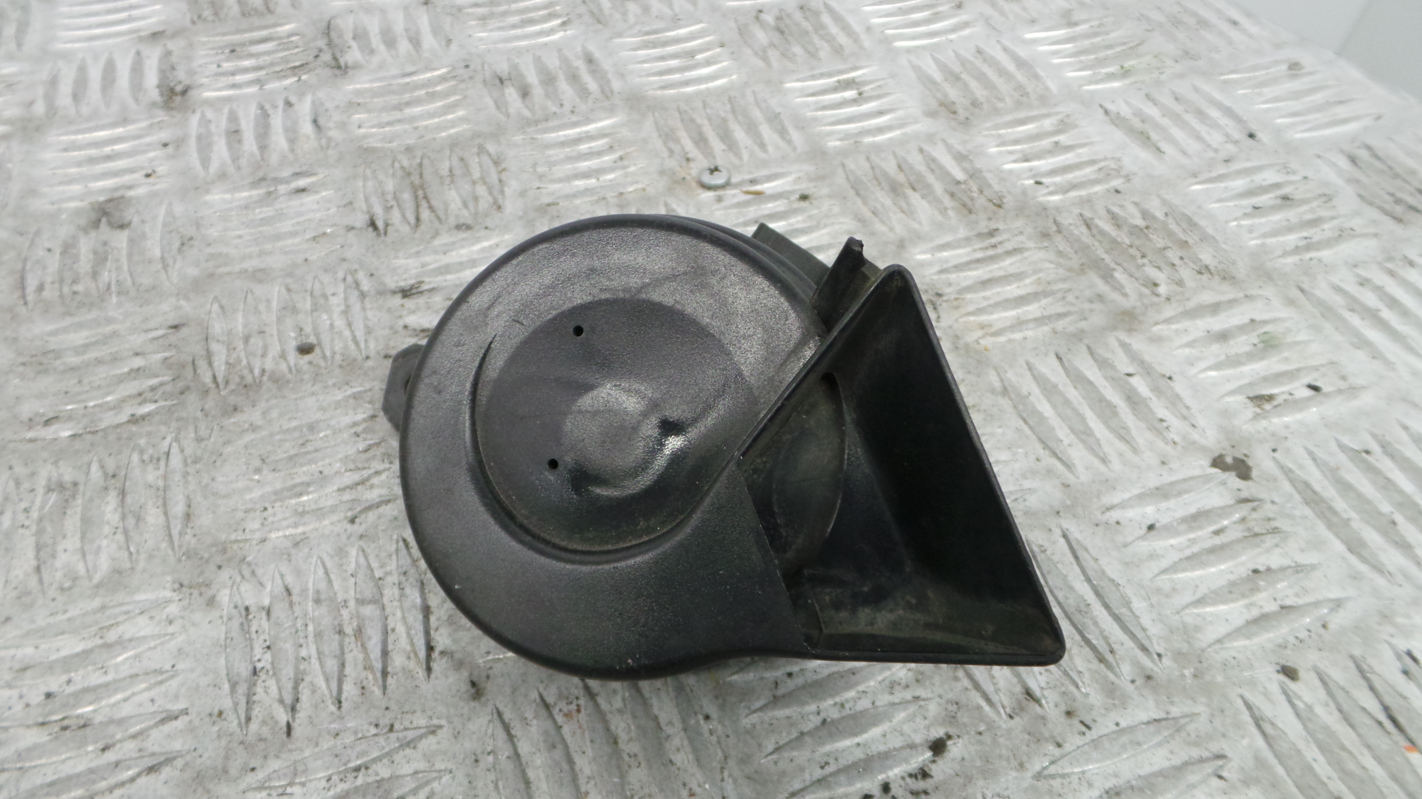 Buzina 6Q0951223B - VW POLO (9N_, 9A_)-36439535 Buzina 6Q0951223B - VW POLO (9N_, 9A_)-36439535