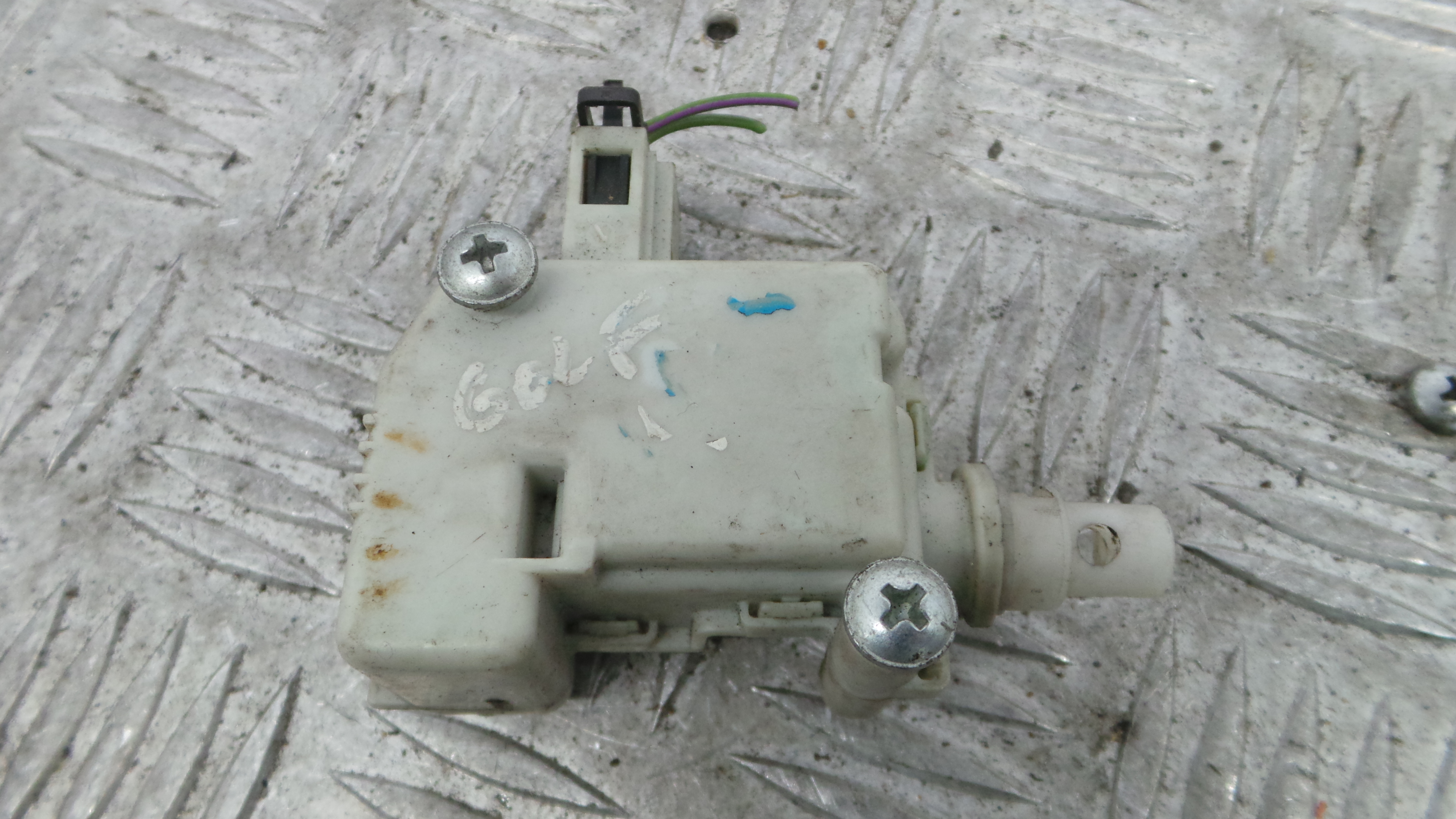 Pistola Fecho Central Mala 3B0959781B - VW GOLF IV (1J1), GOLF Mk IV (1J1)-36439618