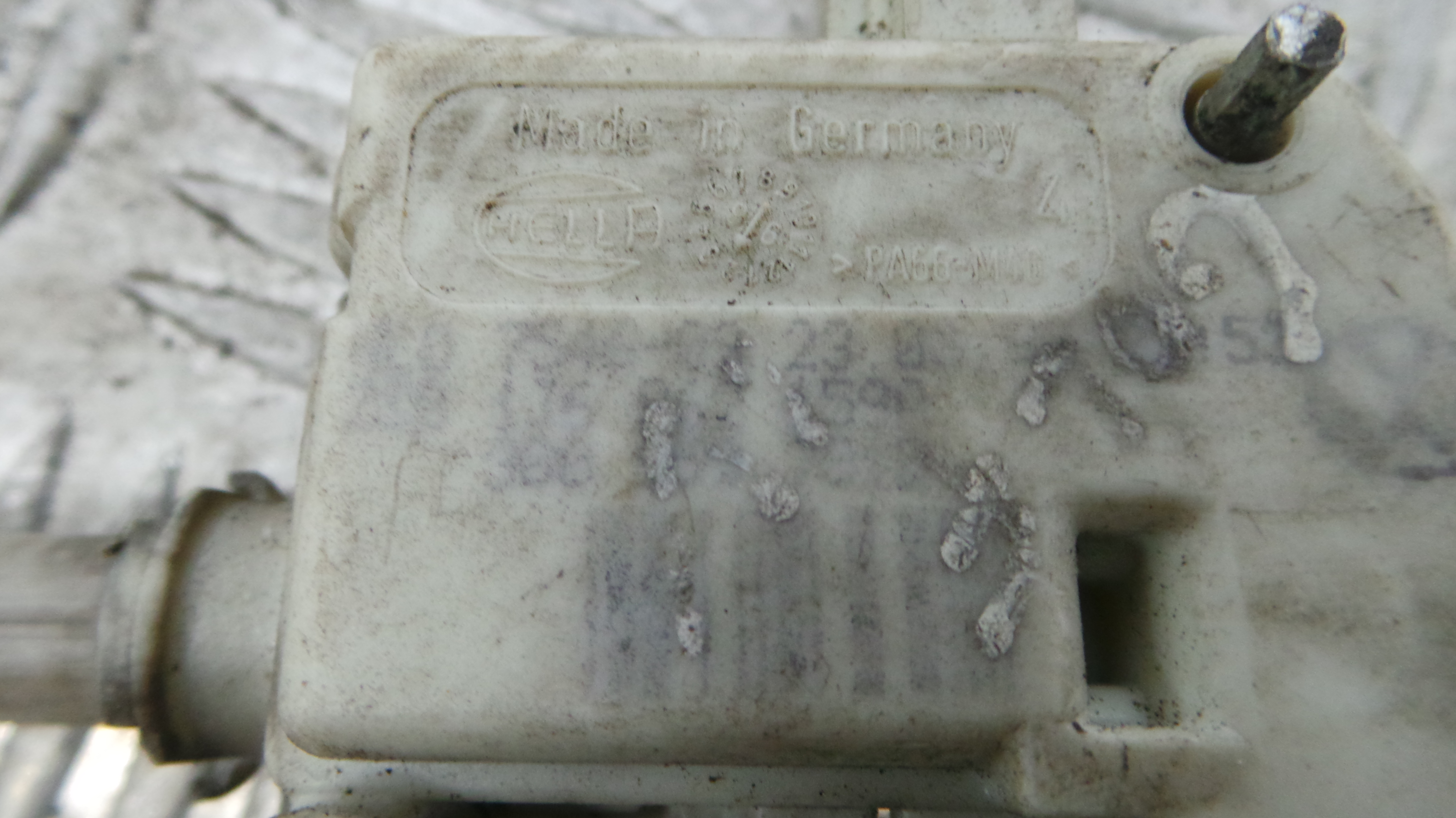 Pistola Fecho Central Mala 1J6862159A - VW GOLF IV (1J1), GOLF Mk IV (1J1)-36439634