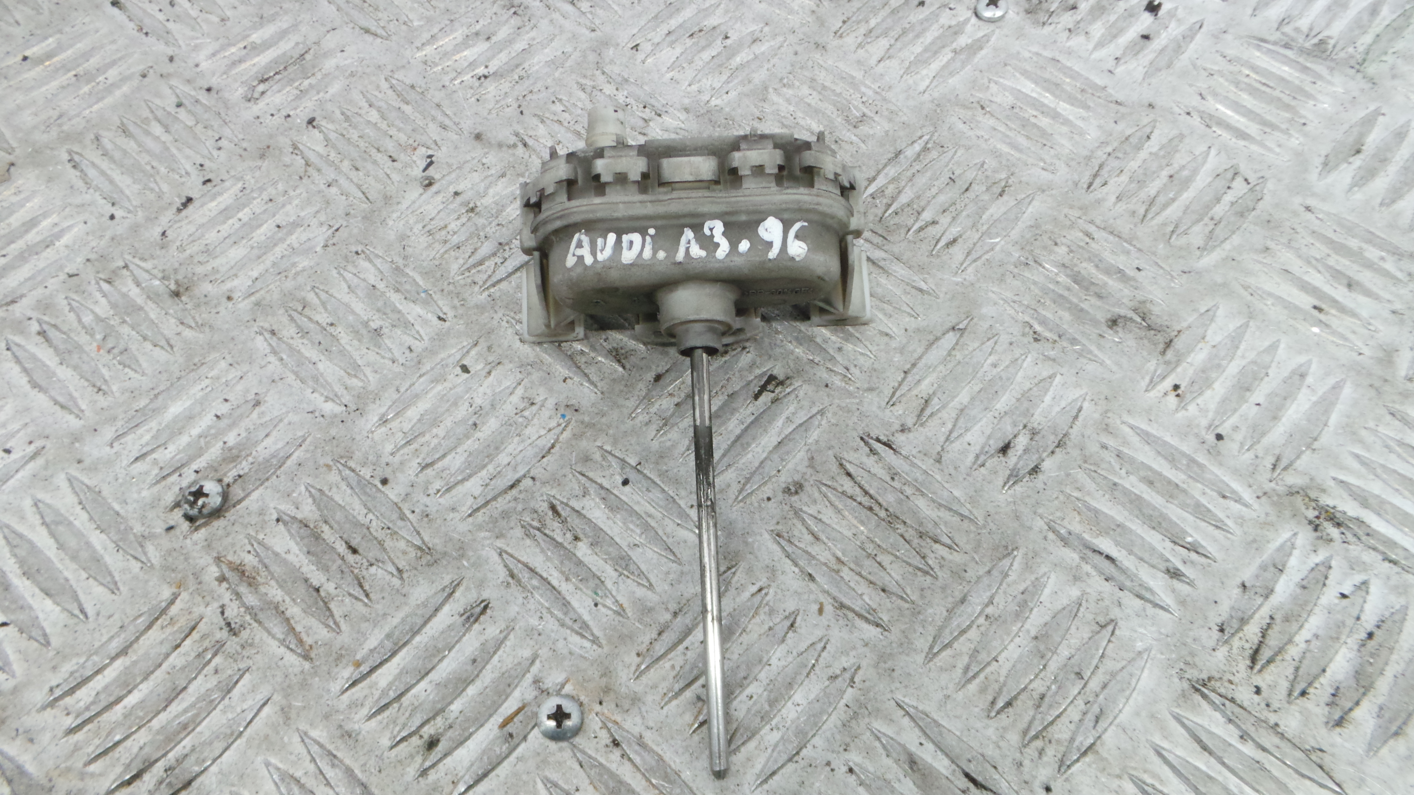 Pistola Deposito Combustivel 8L0862153 - AUDI A3 (8L1)-36439676