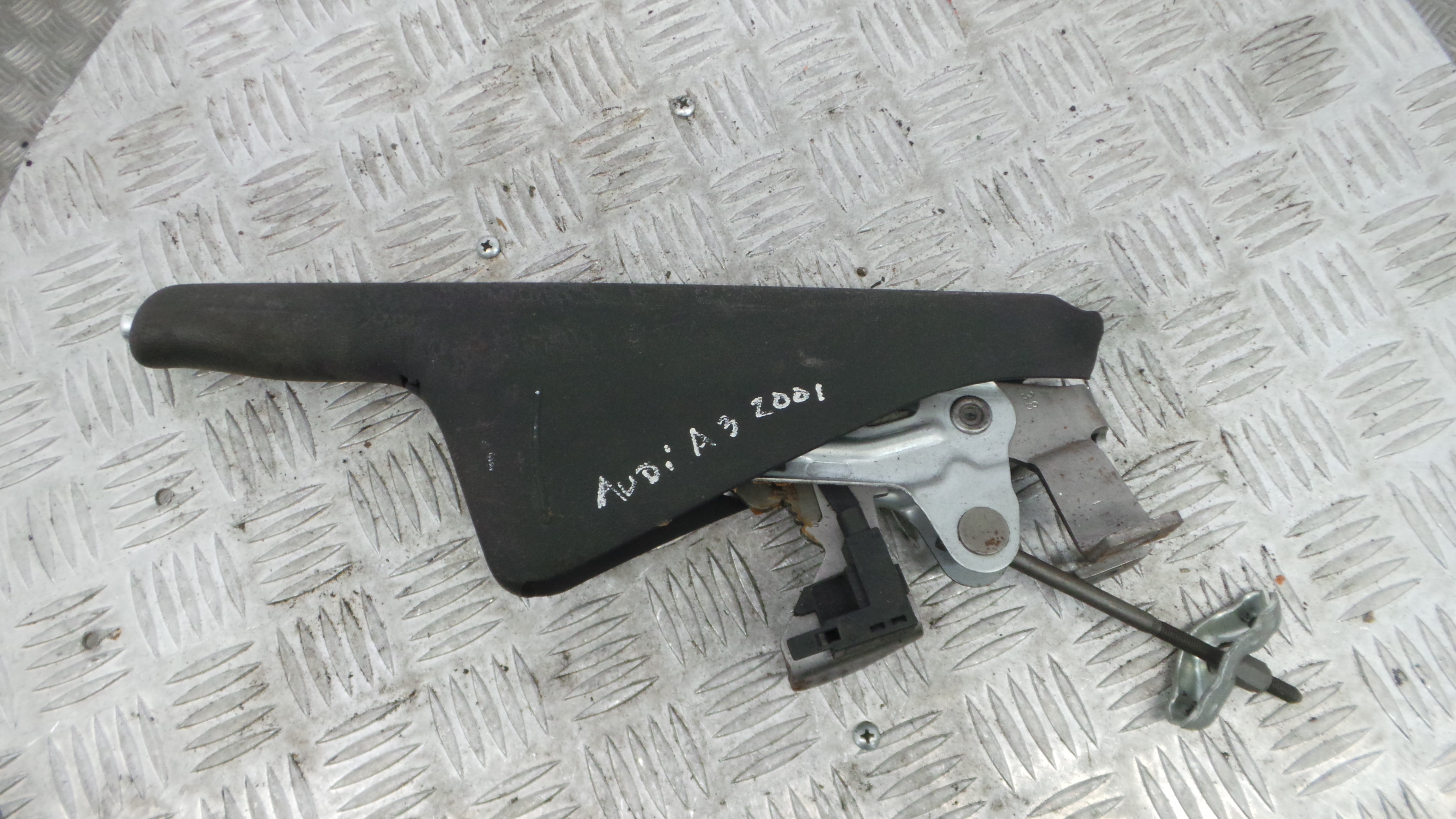 Travão de Mão  8L0711303AC - AUDI A3 (8L1)-36439744