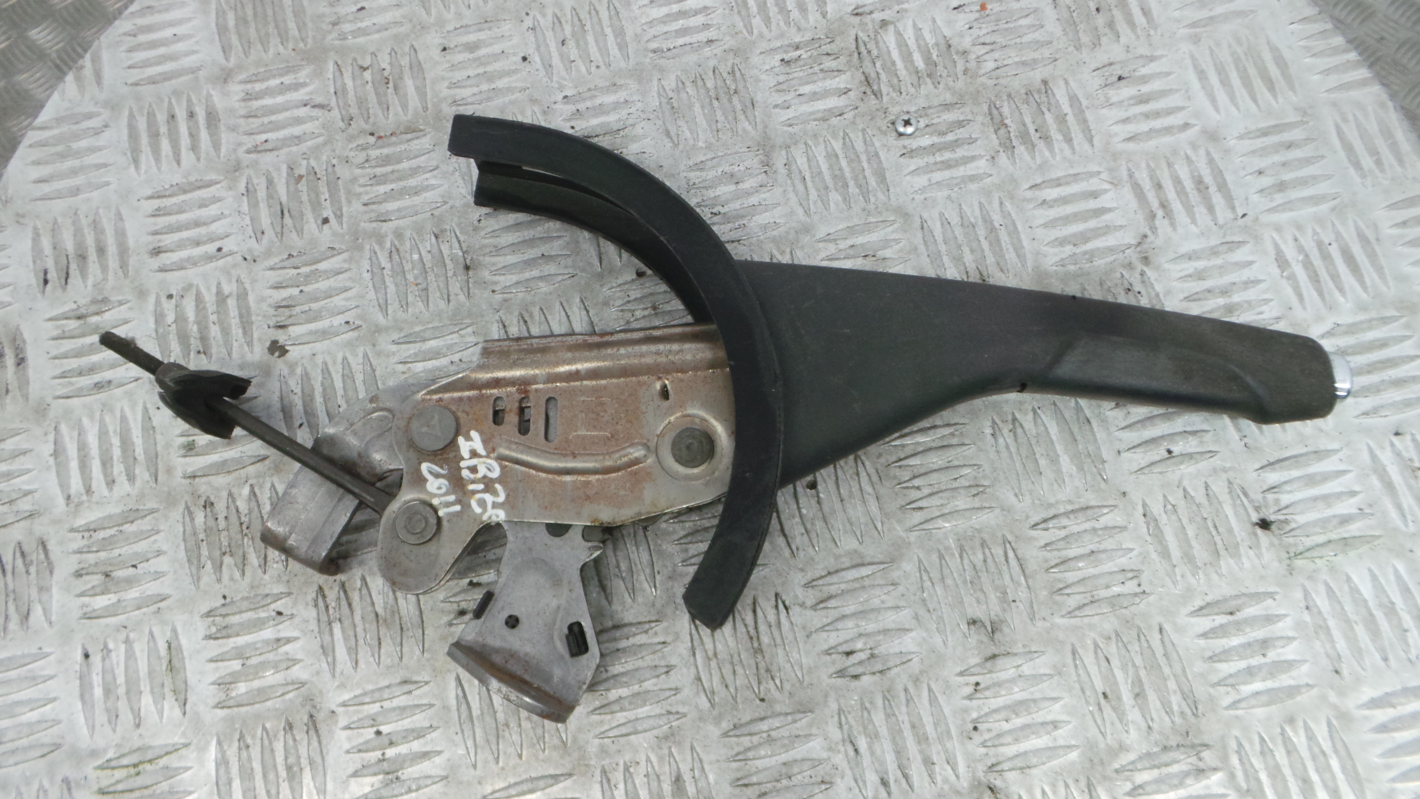 Travão de Mão  6Q0711303AL - SEAT IBIZA IV (6J5, 6P1), IBIZA Mk IV (6J5, 6P1)-36439751