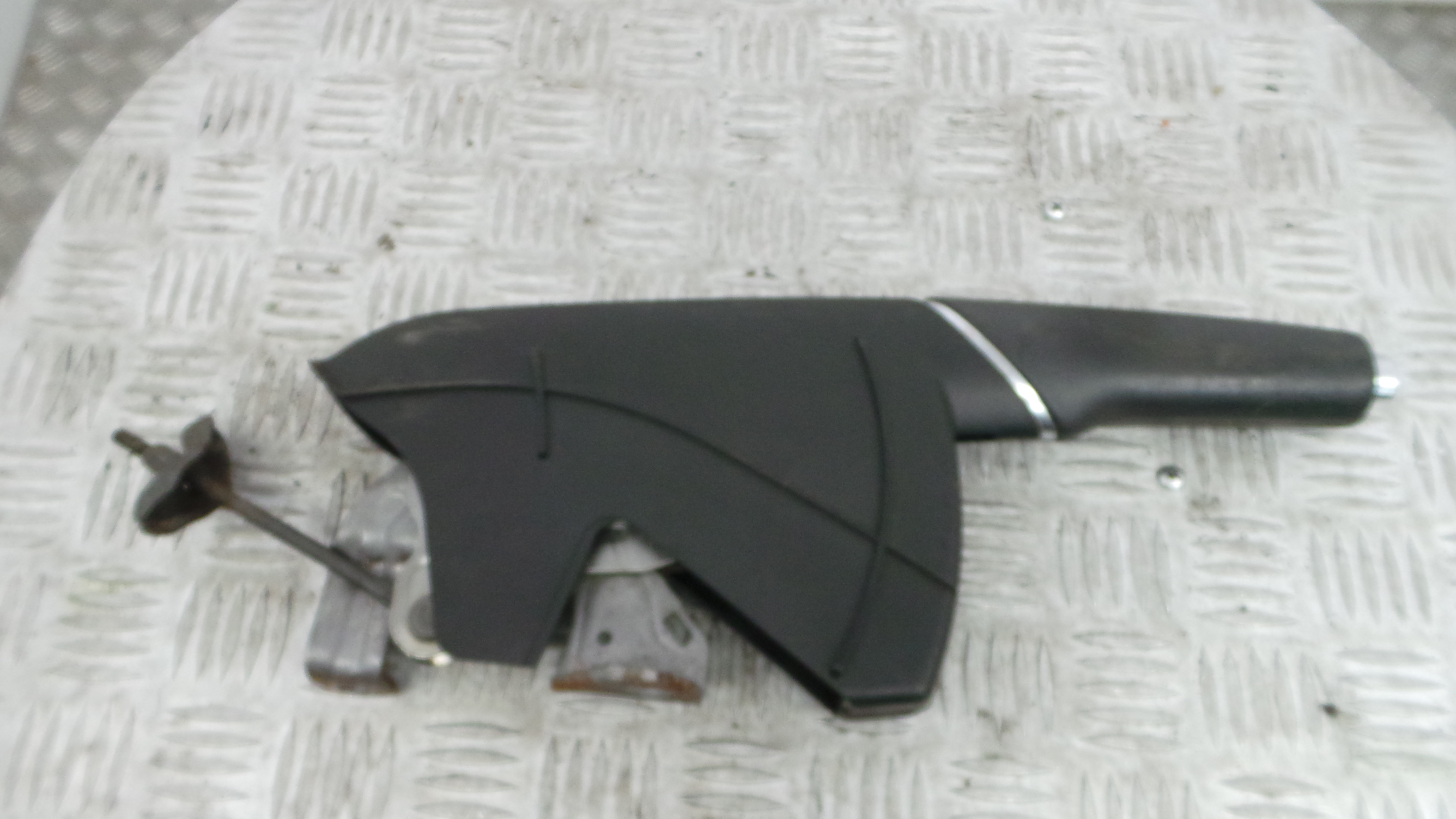 Travão de Mão 6C0711303C - AUDI A1 (8X1, 8XK)-36439757