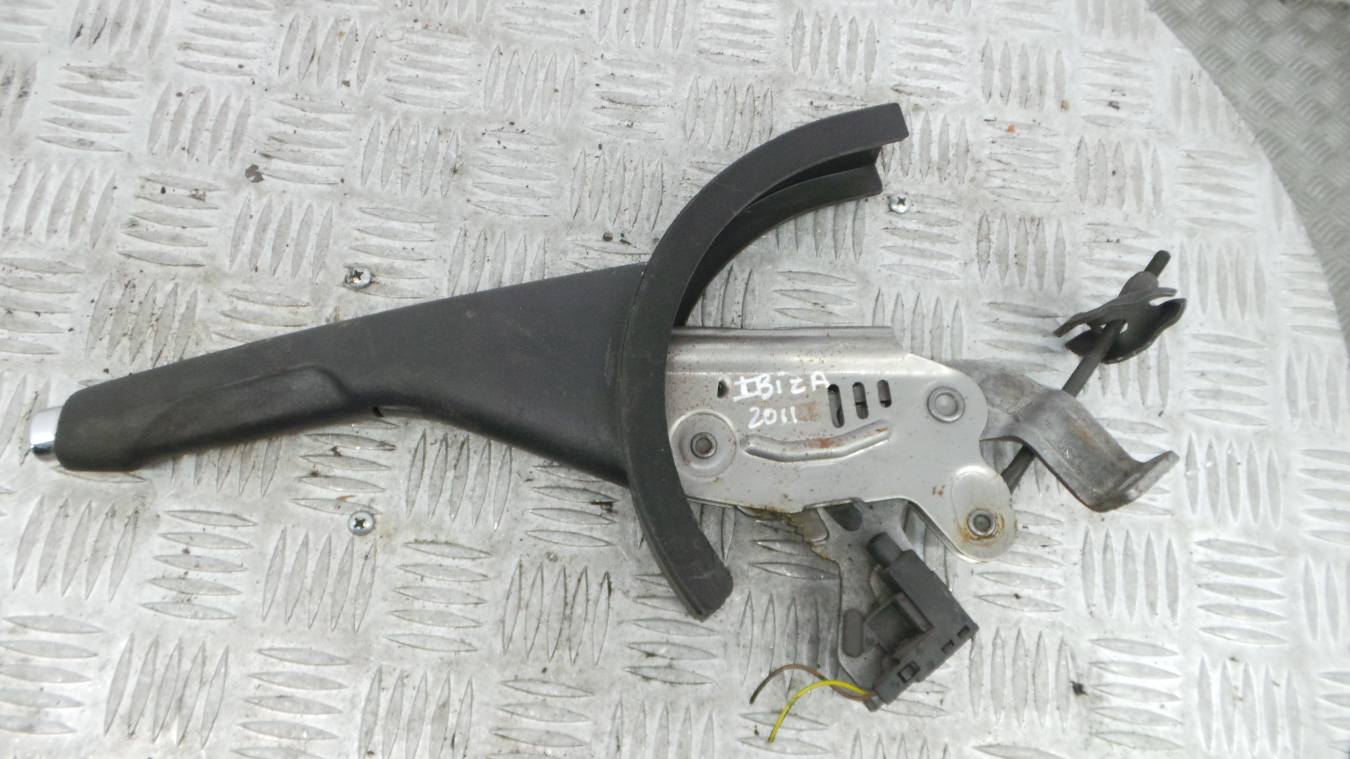 Travão de Mão  6Q0711303AK - SEAT IBIZA IV (6J5, 6P1), IBIZA Mk IV (6J5, 6P1)-36439763 Travão de Mão  6Q0711303AK - SEAT IBIZA IV (6J5, 6P1), IBIZA Mk IV (6J5, 6P1)-36439763
