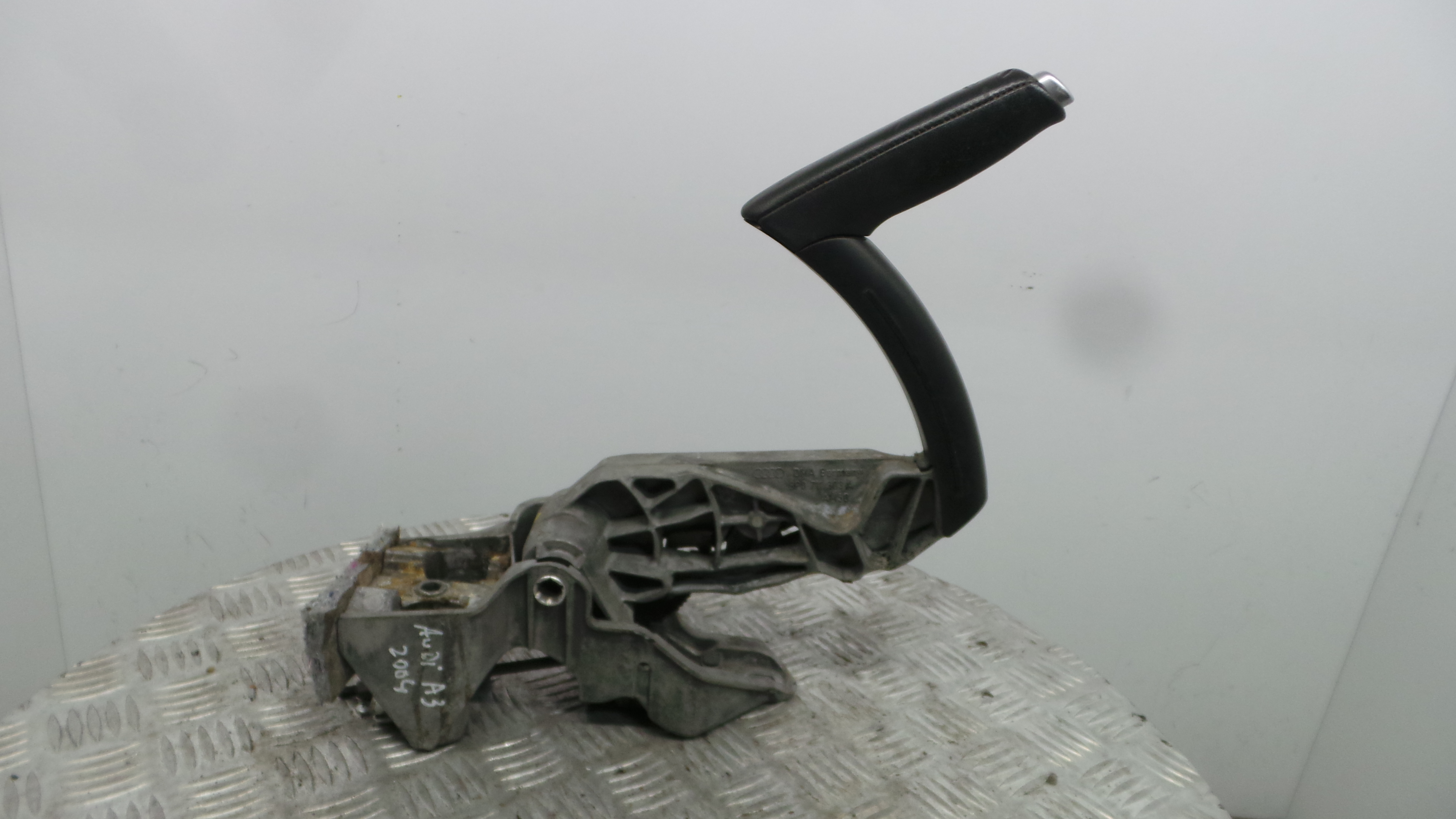 Travão de Mão  8P0711303A - AUDI A3 (8P1)-36439765