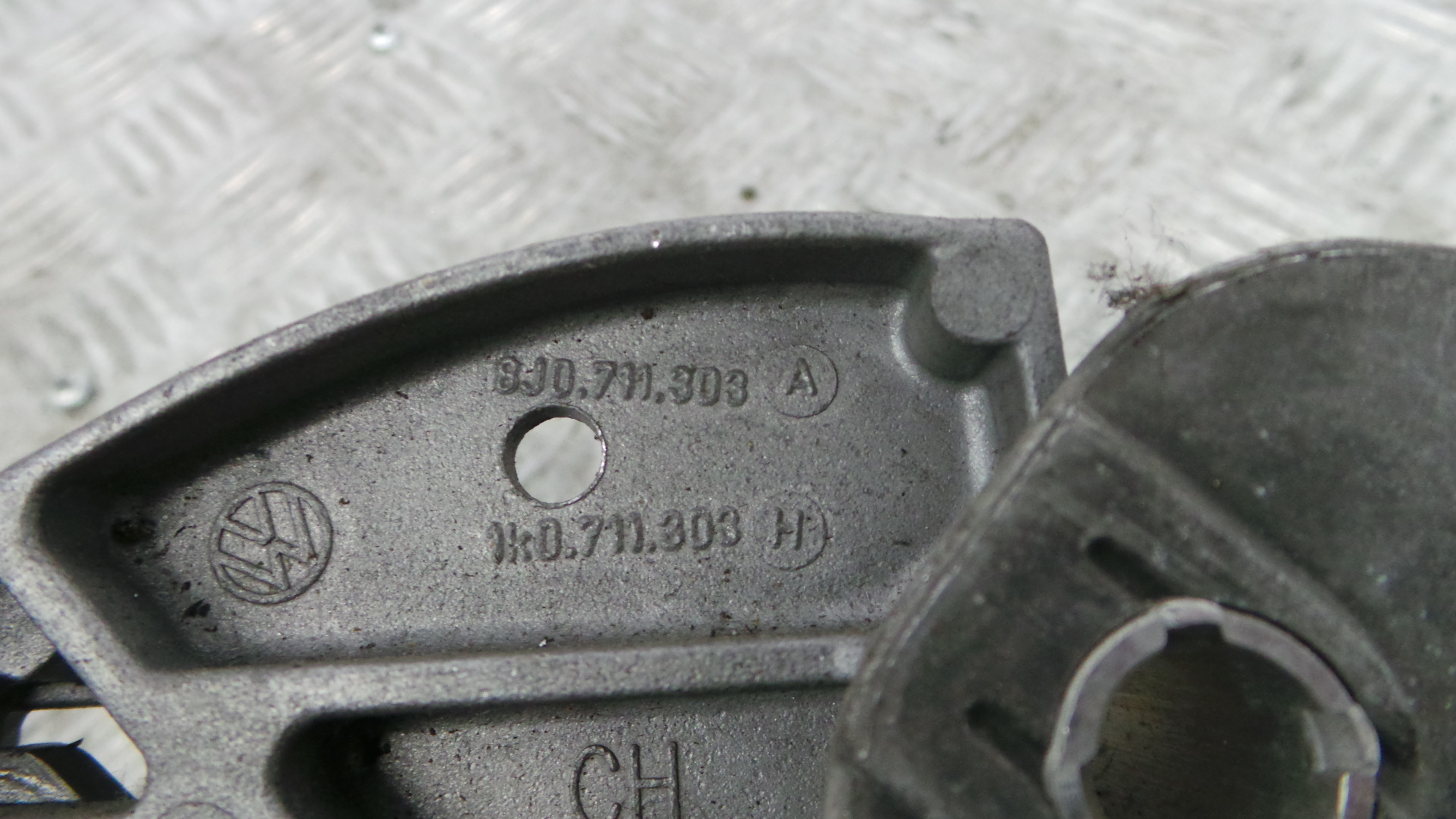 Travão de Mão  8J0711303A - SEAT LEON (1P1)-36439774