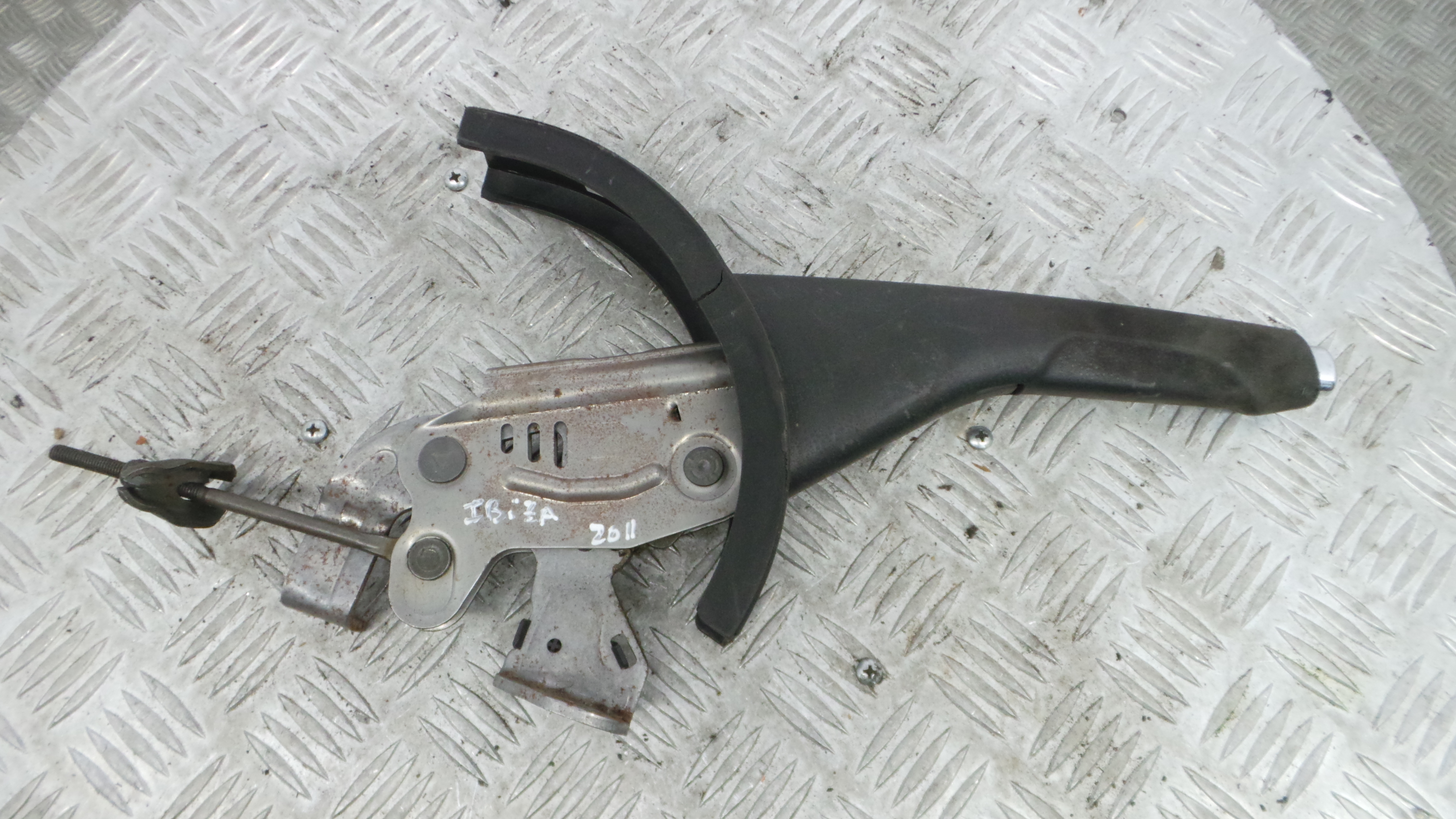 Travão de Mão  6Q0711303AK - SEAT IBIZA IV (6J5, 6P1), IBIZA Mk IV (6J5, 6P1)-36439777 Travão de Mão  6Q0711303AK - SEAT IBIZA IV (6J5, 6P1), IBIZA Mk IV (6J5, 6P1)-36439777