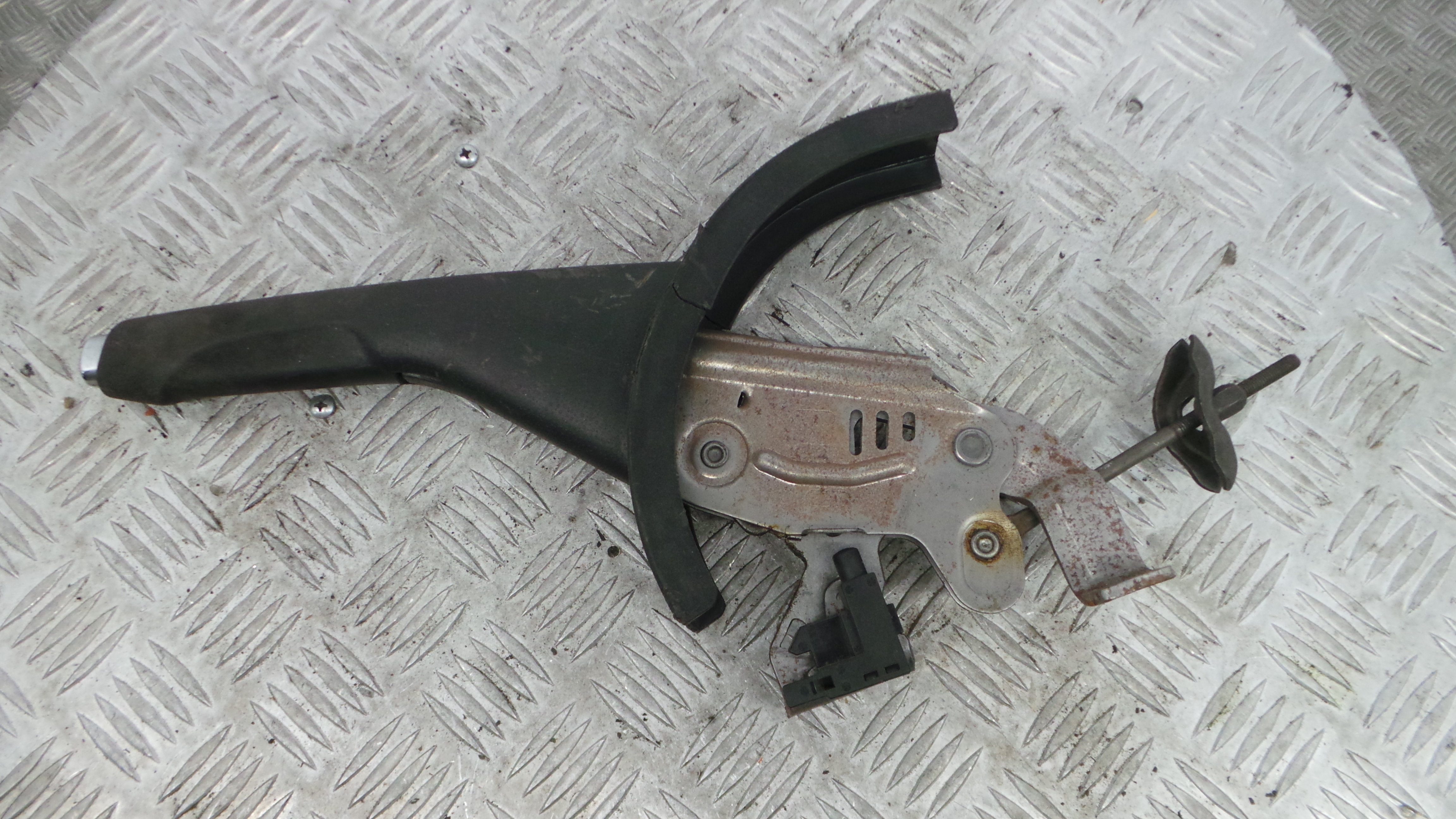 Travão de Mão  6Q0711303AK - SEAT IBIZA IV (6J5, 6P1), IBIZA Mk IV (6J5, 6P1)-36439777