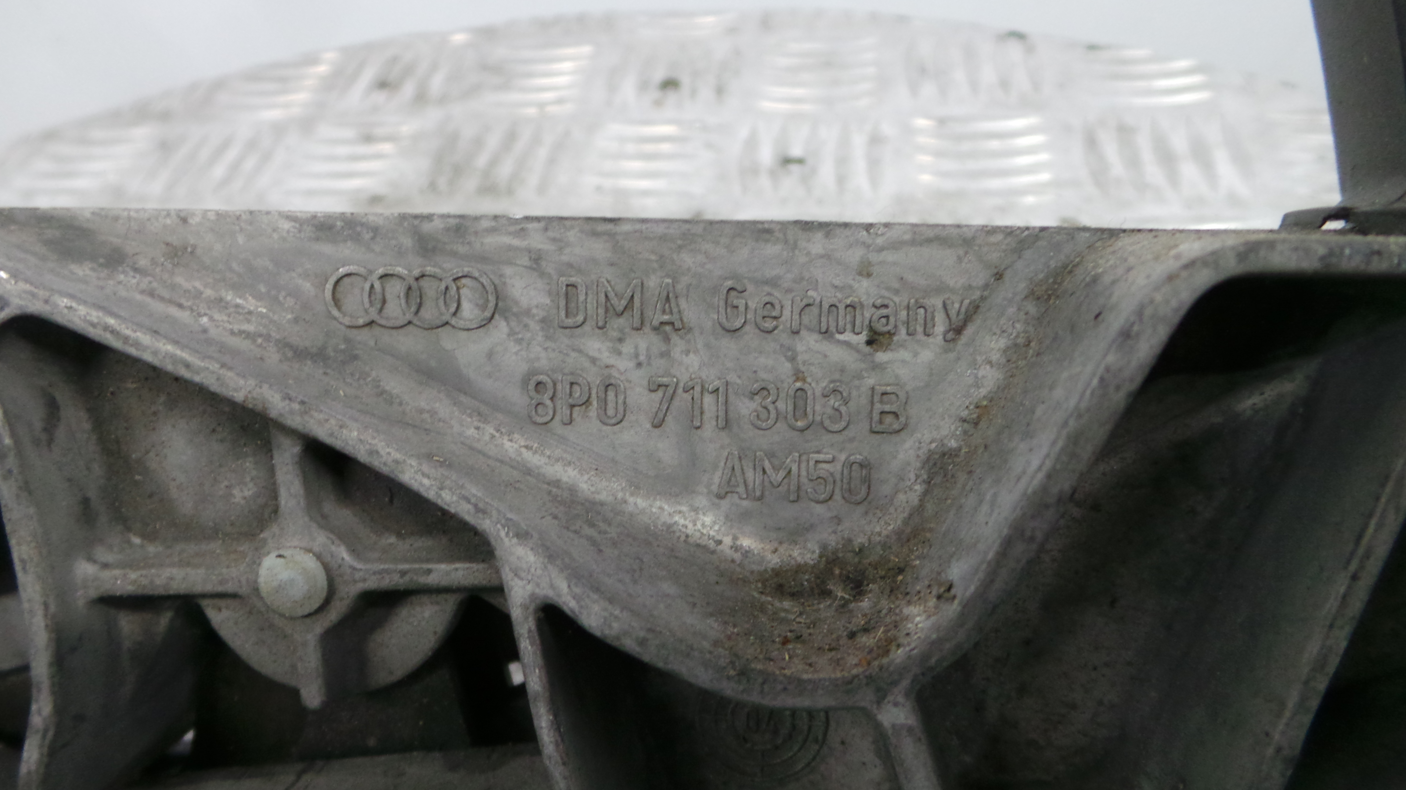 Travão de Mão  8P0711303B - AUDI A3 (8P1)-36439801