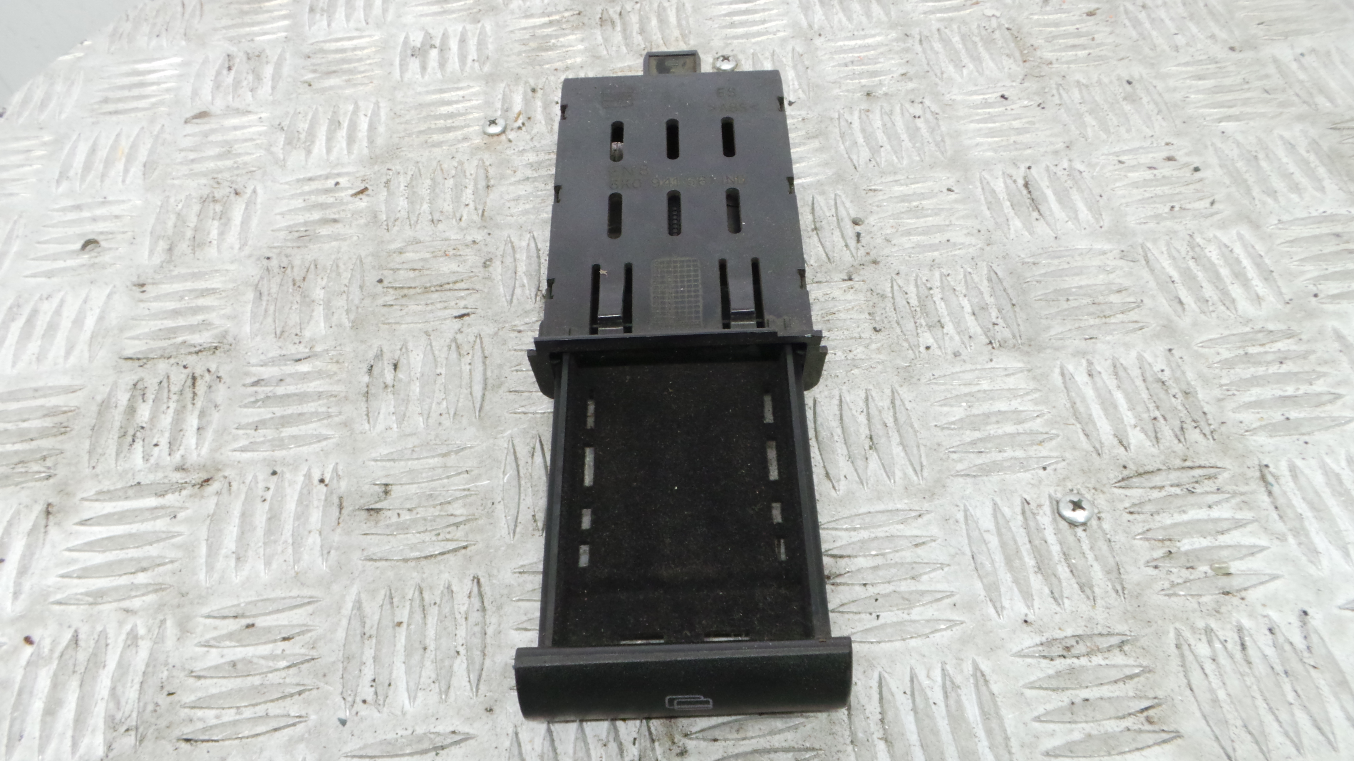 Porta Luvas 6K0941561 - SEAT IBIZA II (6K1), IBIZA Mk II (6K1)-36440986 Porta Luvas 6K0941561 - SEAT IBIZA II (6K1), IBIZA Mk II (6K1)-36440986