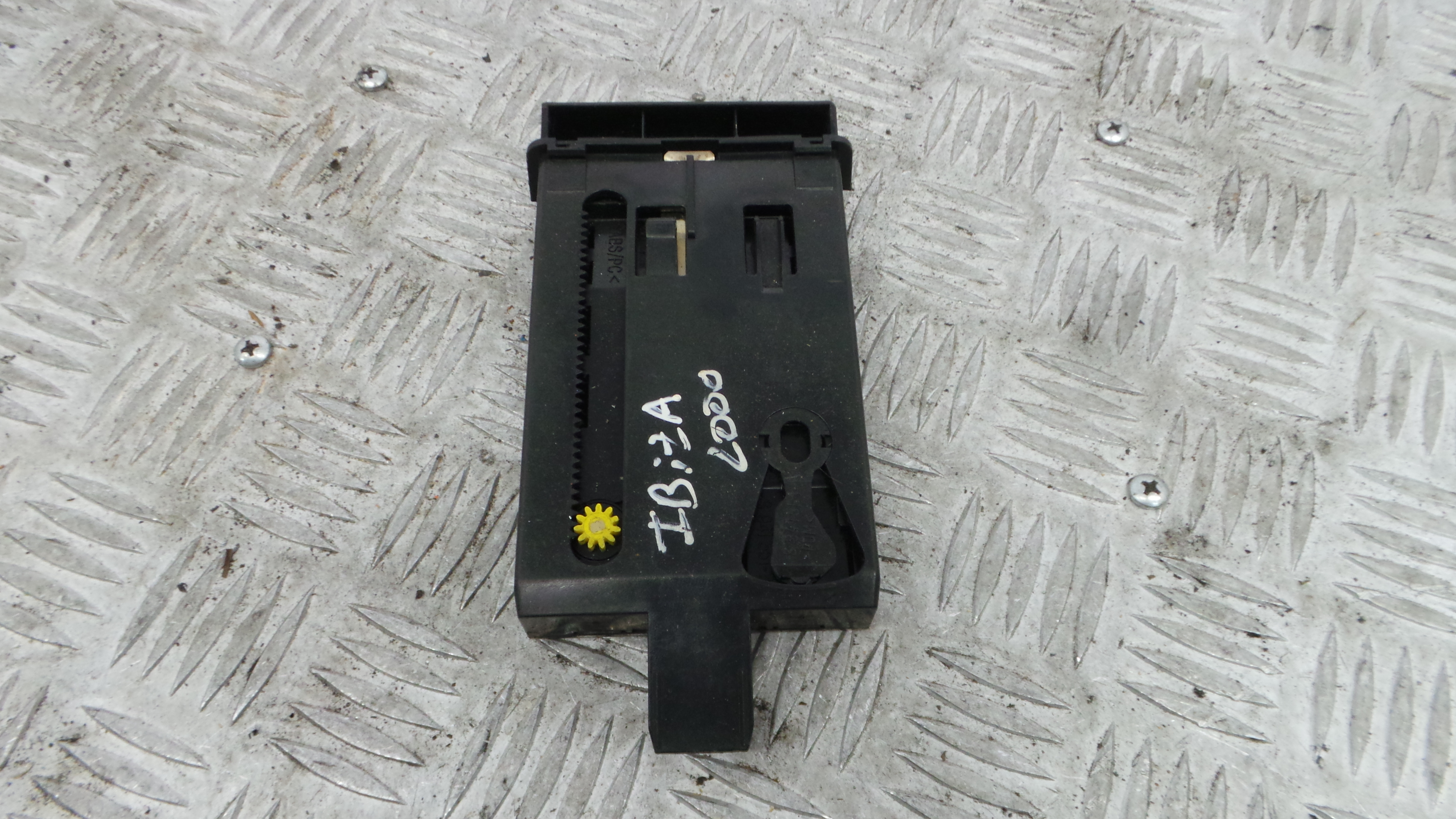 Porta Luvas 6K0941561 - SEAT IBIZA II (6K1), IBIZA Mk II (6K1)-36440992