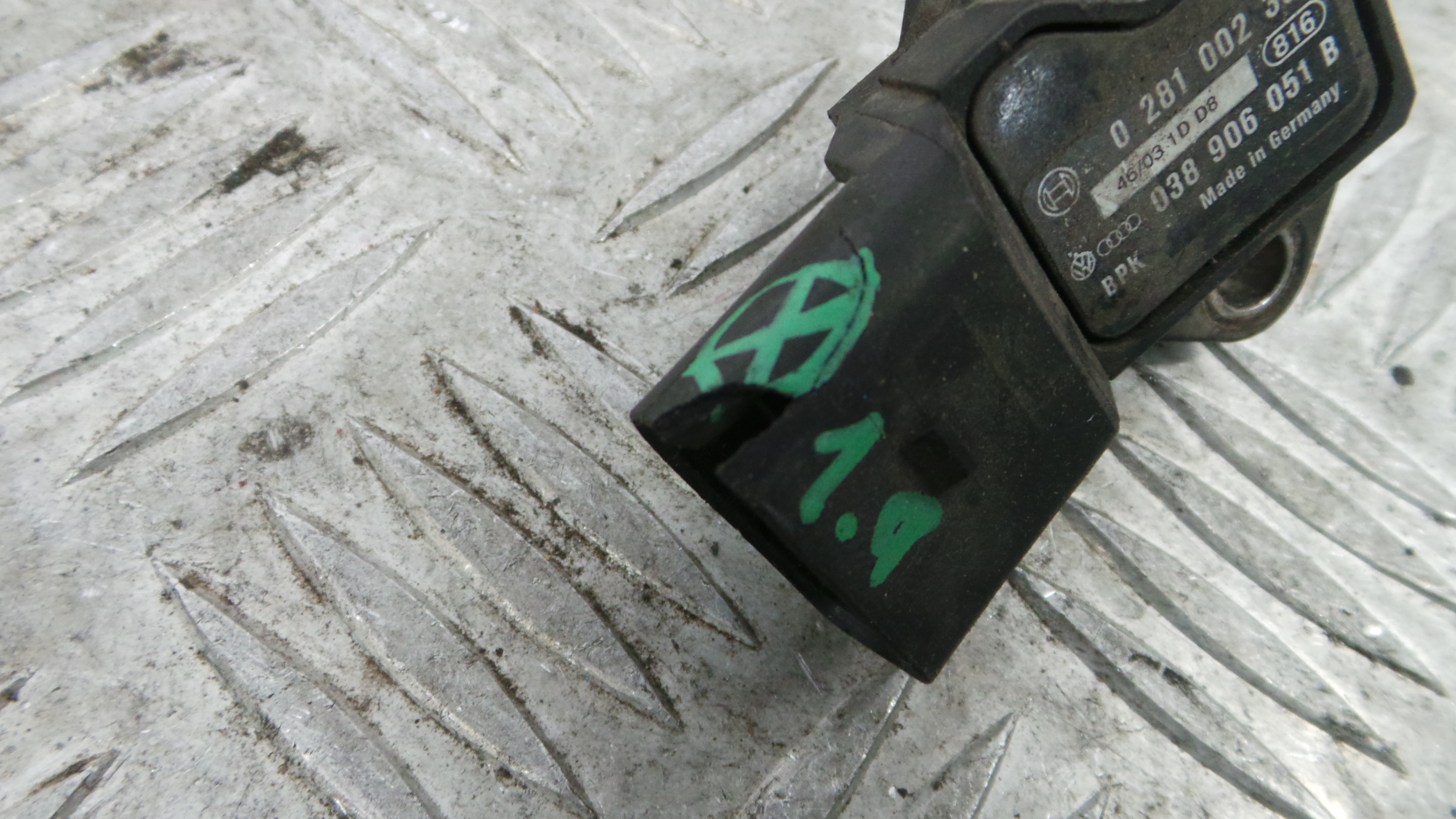 Sensor Pressão 038906051B - AUDI A3 (8P1)-36441018