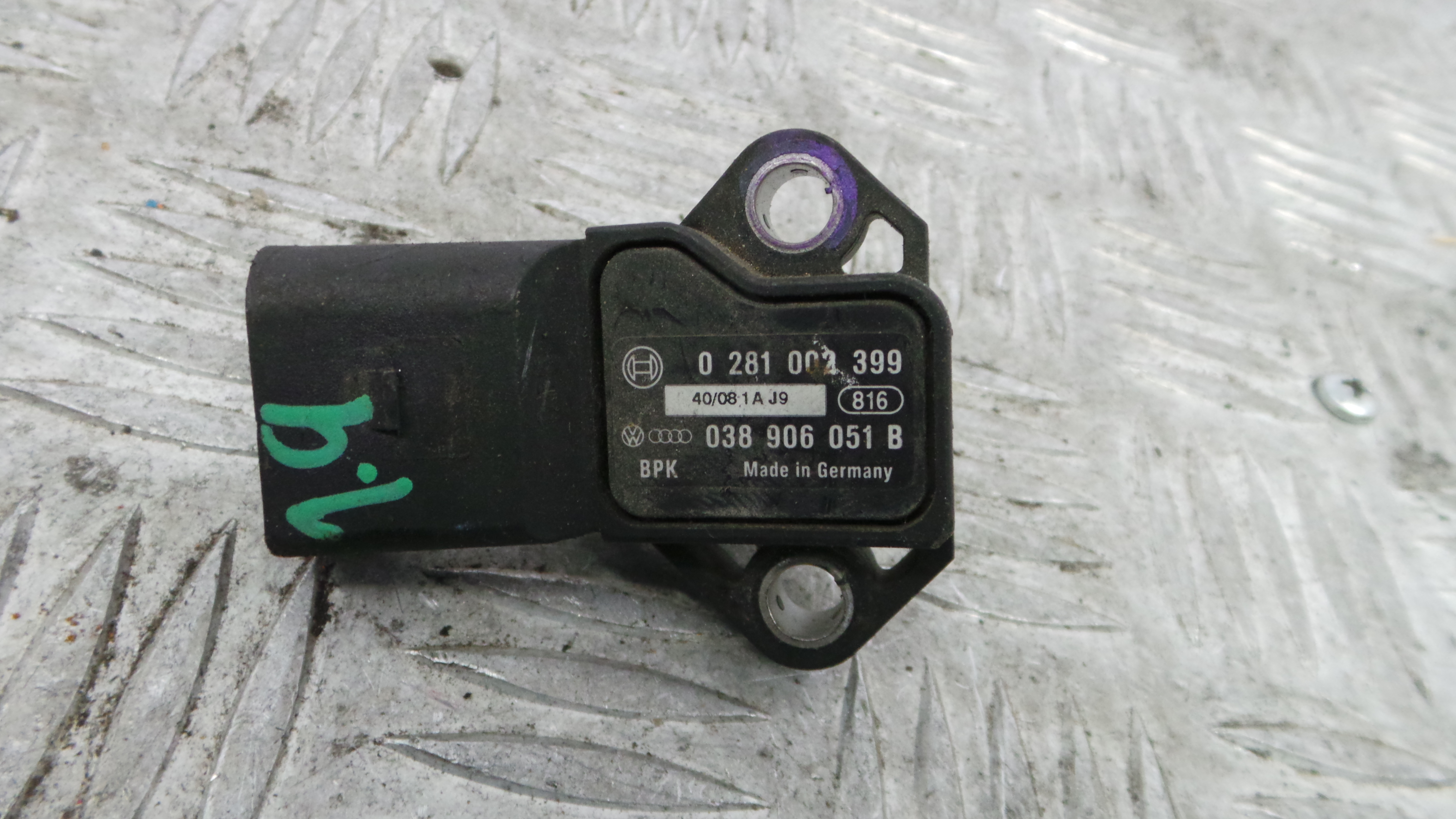 Sensor Pressão 038906051B - SEAT IBIZA IV (6J5, 6P1), IBIZA Mk IV (6J5, 6P1)-36441073
