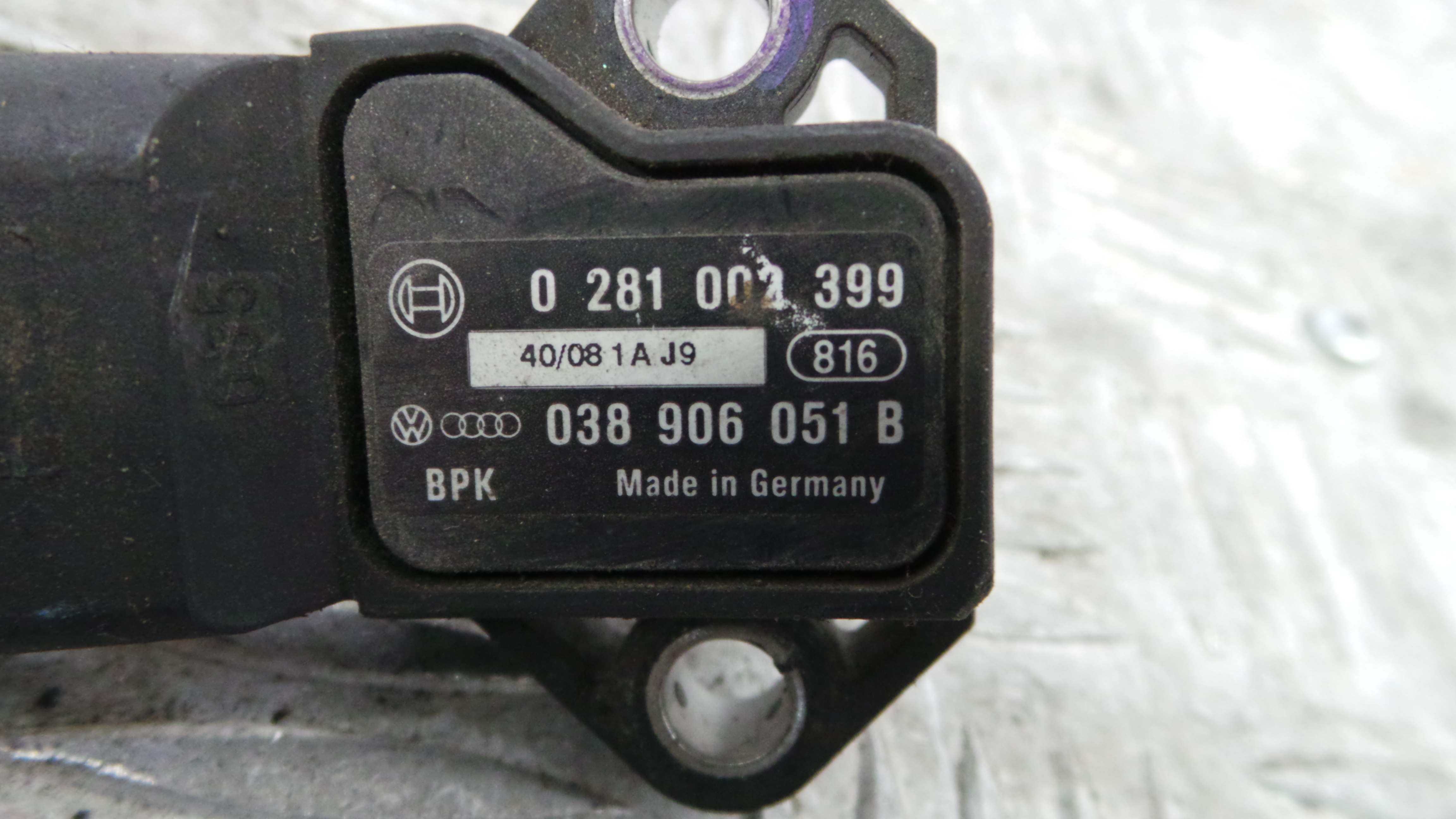 Sensor Pressão 038906051B - SEAT IBIZA IV (6J5, 6P1), IBIZA Mk IV (6J5, 6P1)-36441073
