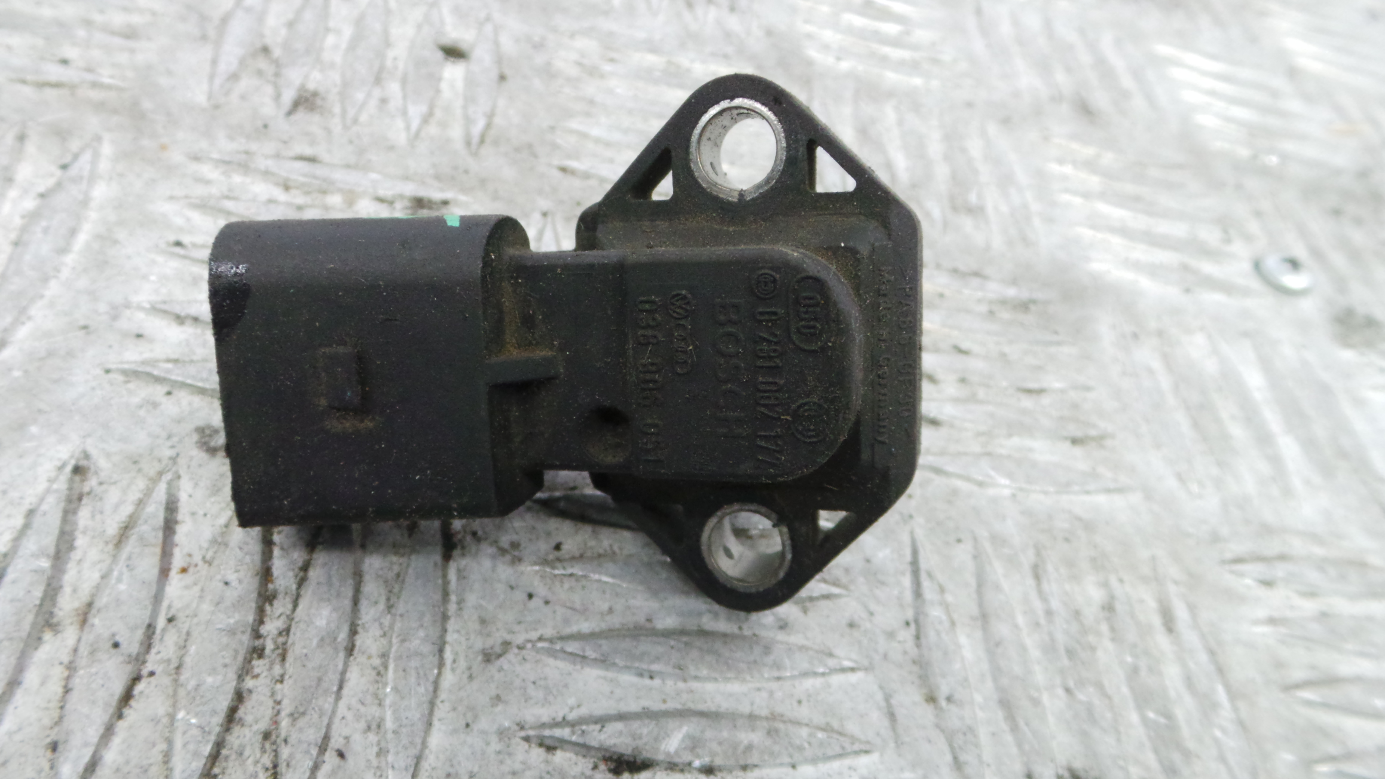 Sensor Pressão 038906051 - VW PASSAT B5.5 (3B3)-36441095