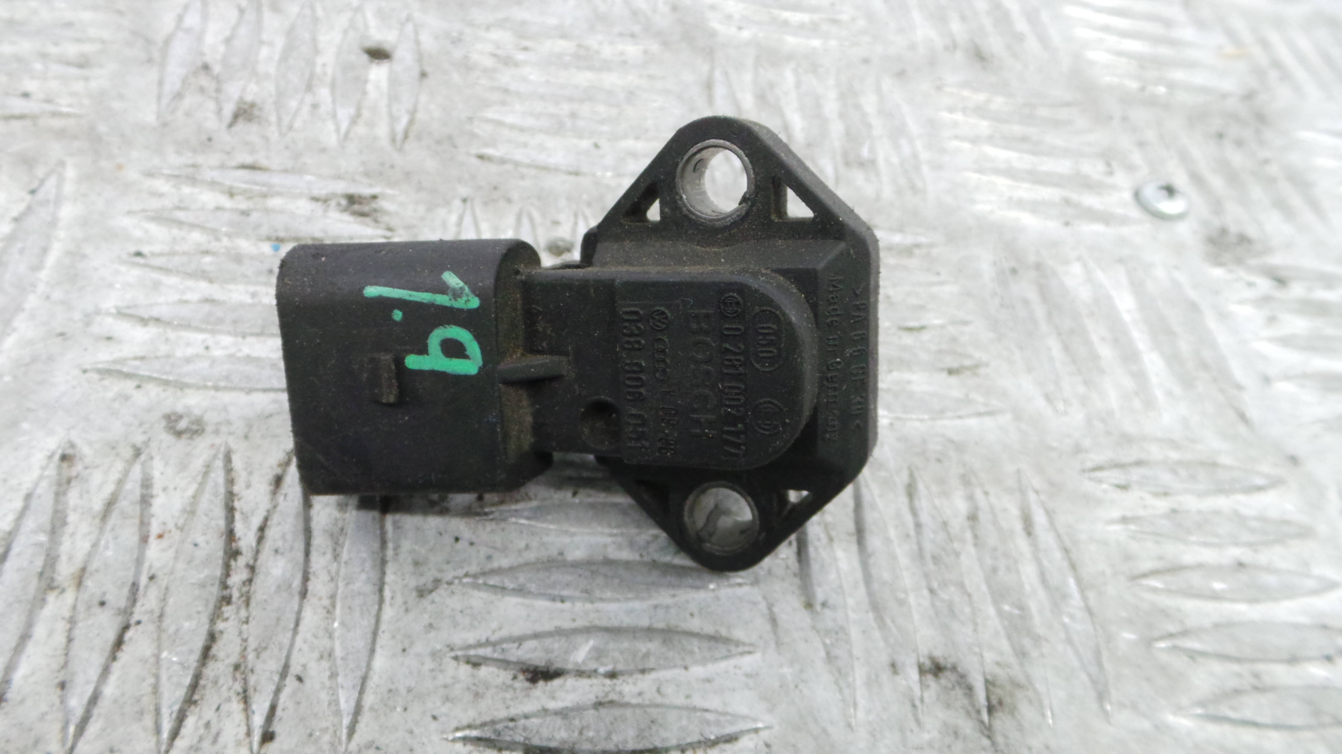 Sensor Pressão 038906051 - VW GOLF IV (1J1), GOLF Mk IV (1J1)-36441098