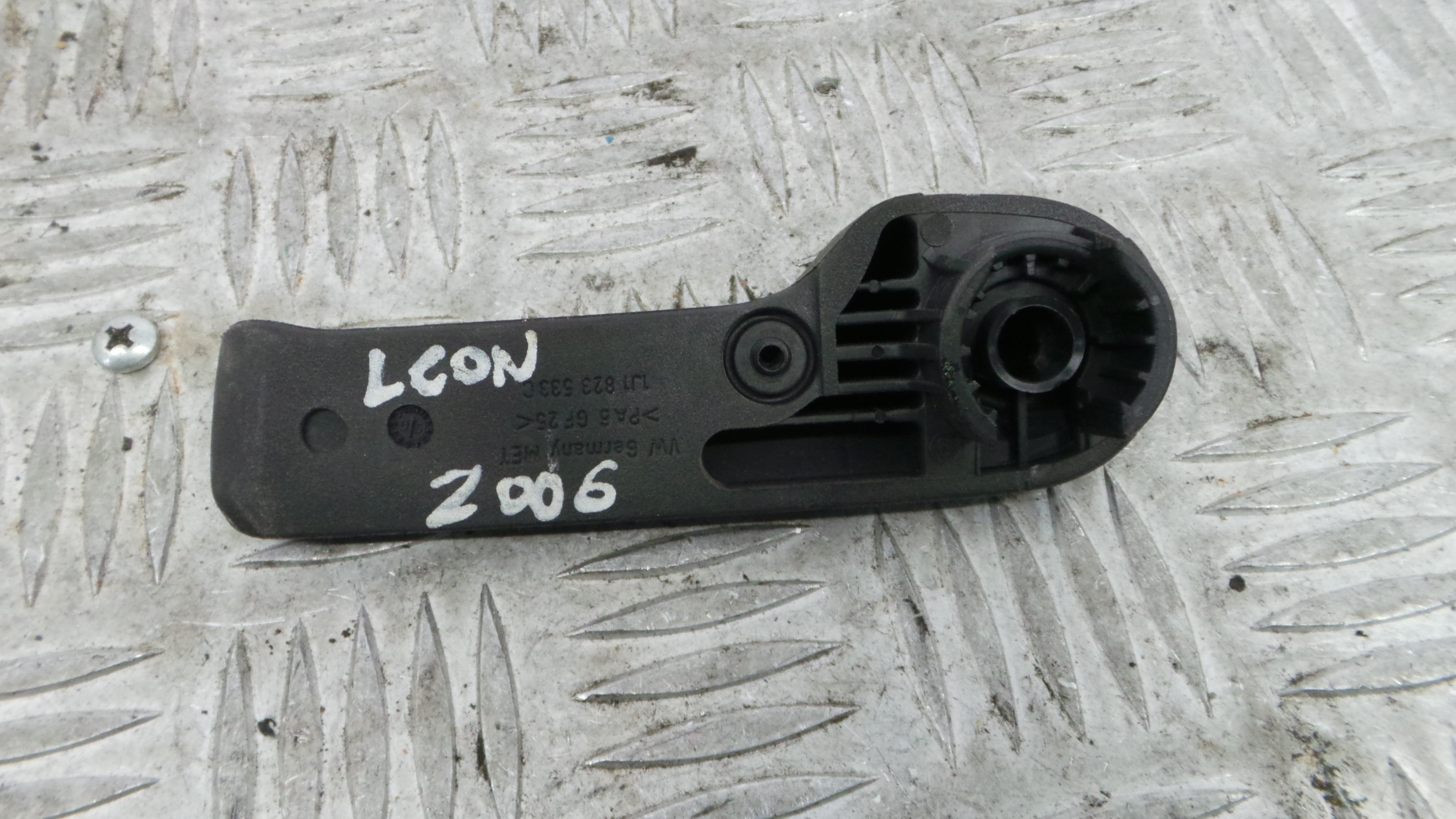 Puxador Interior Capot 1J1823533C - SEAT LEON (1P1)-36441107