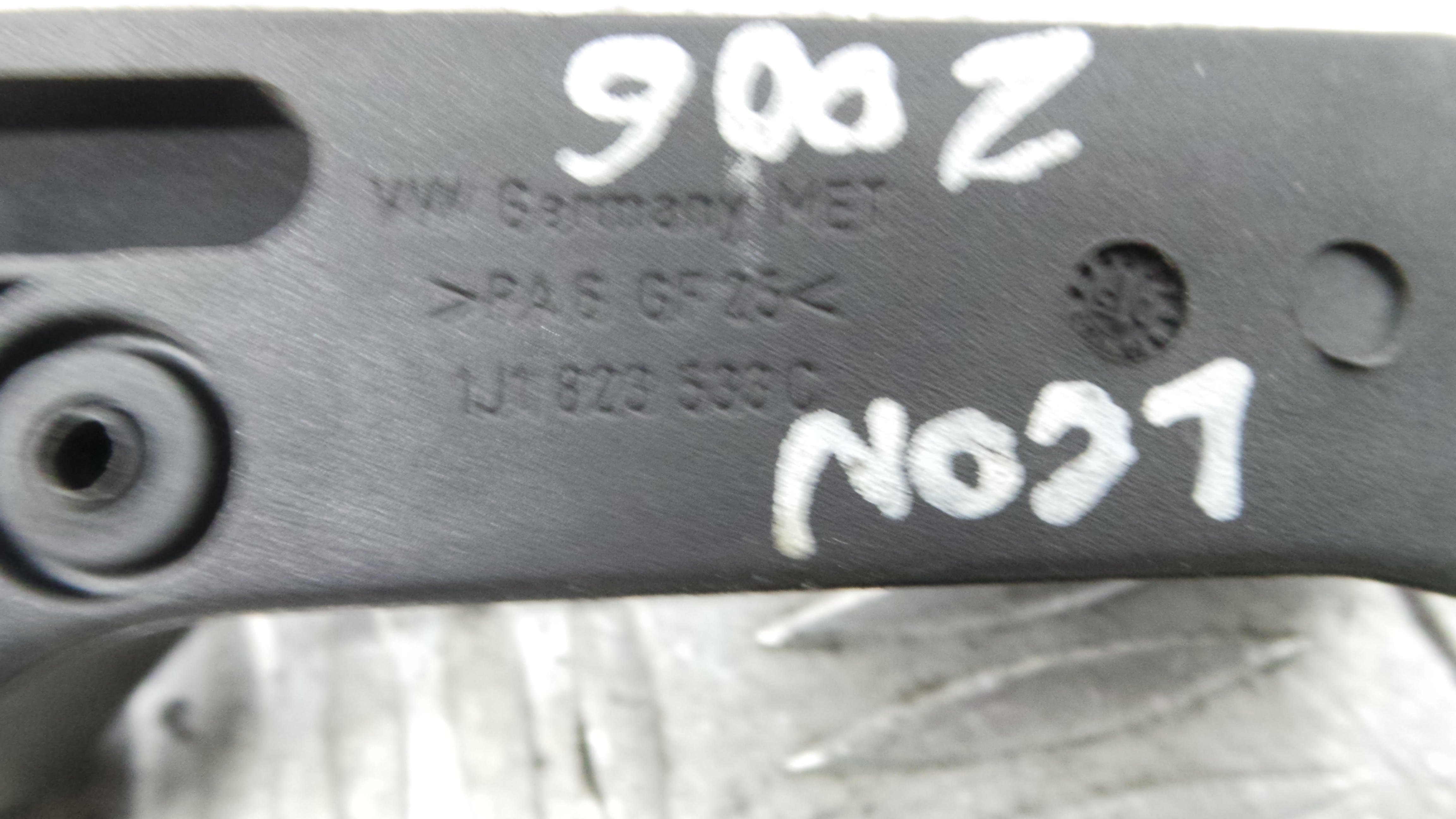 Puxador Interior Capot 1J1823533C - SEAT LEON (1P1)-36441107