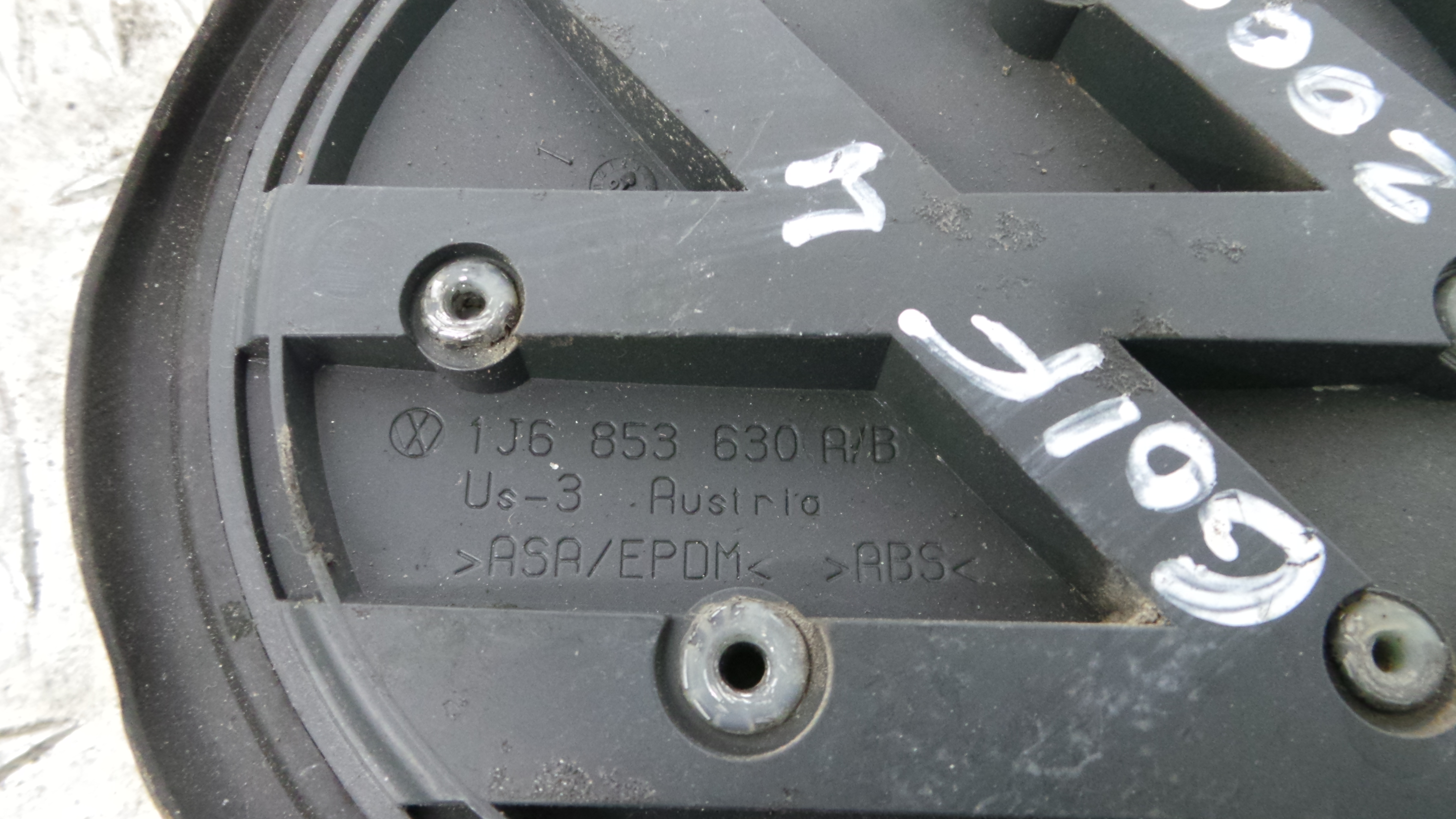 Emblema da Mala 1J6853630 - VW GOLF IV (1J1), GOLF Mk IV (1J1)-36441113