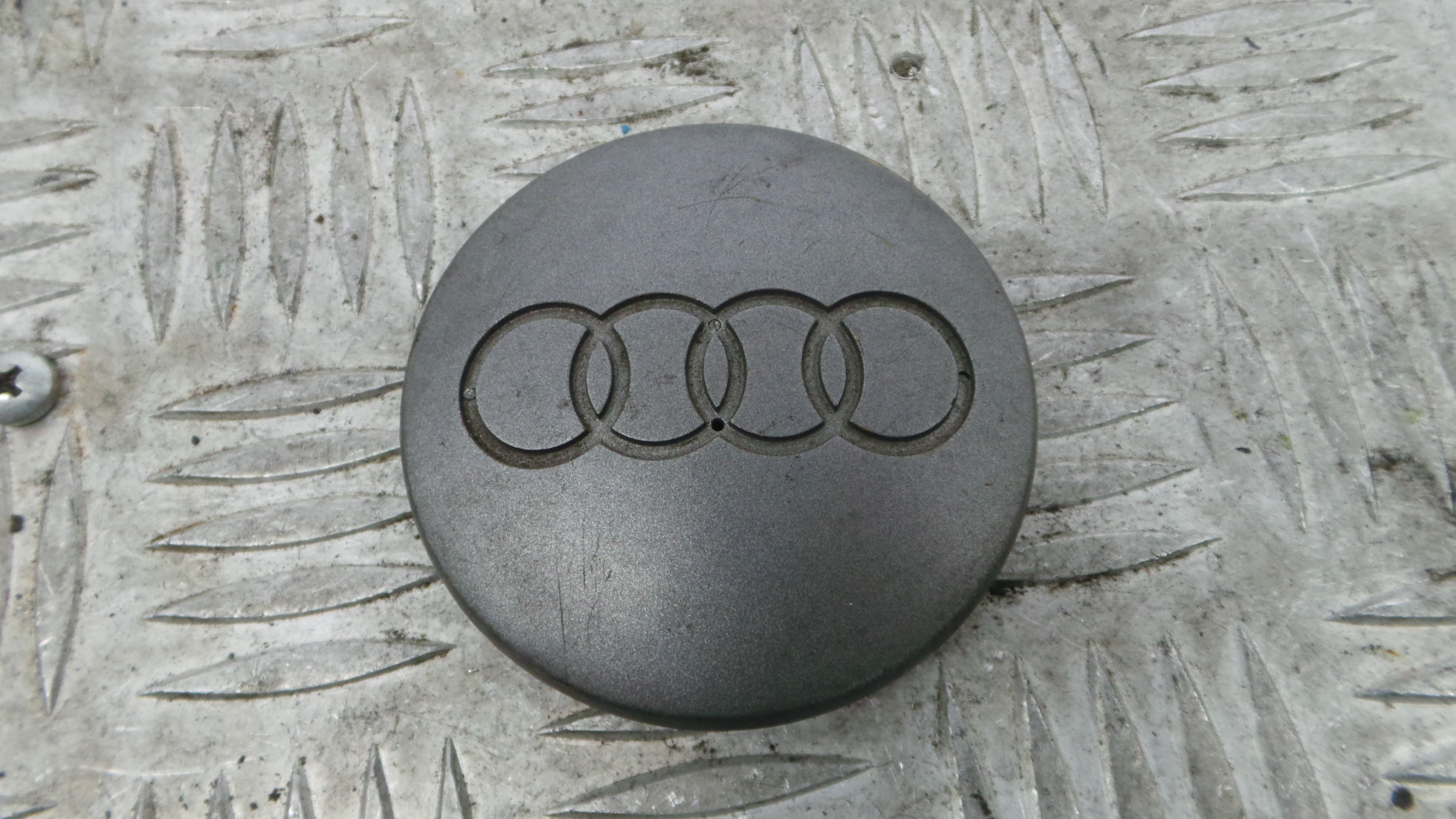 Centro Jante 8D0601170 - AUDI A3 (8L1)-36441119