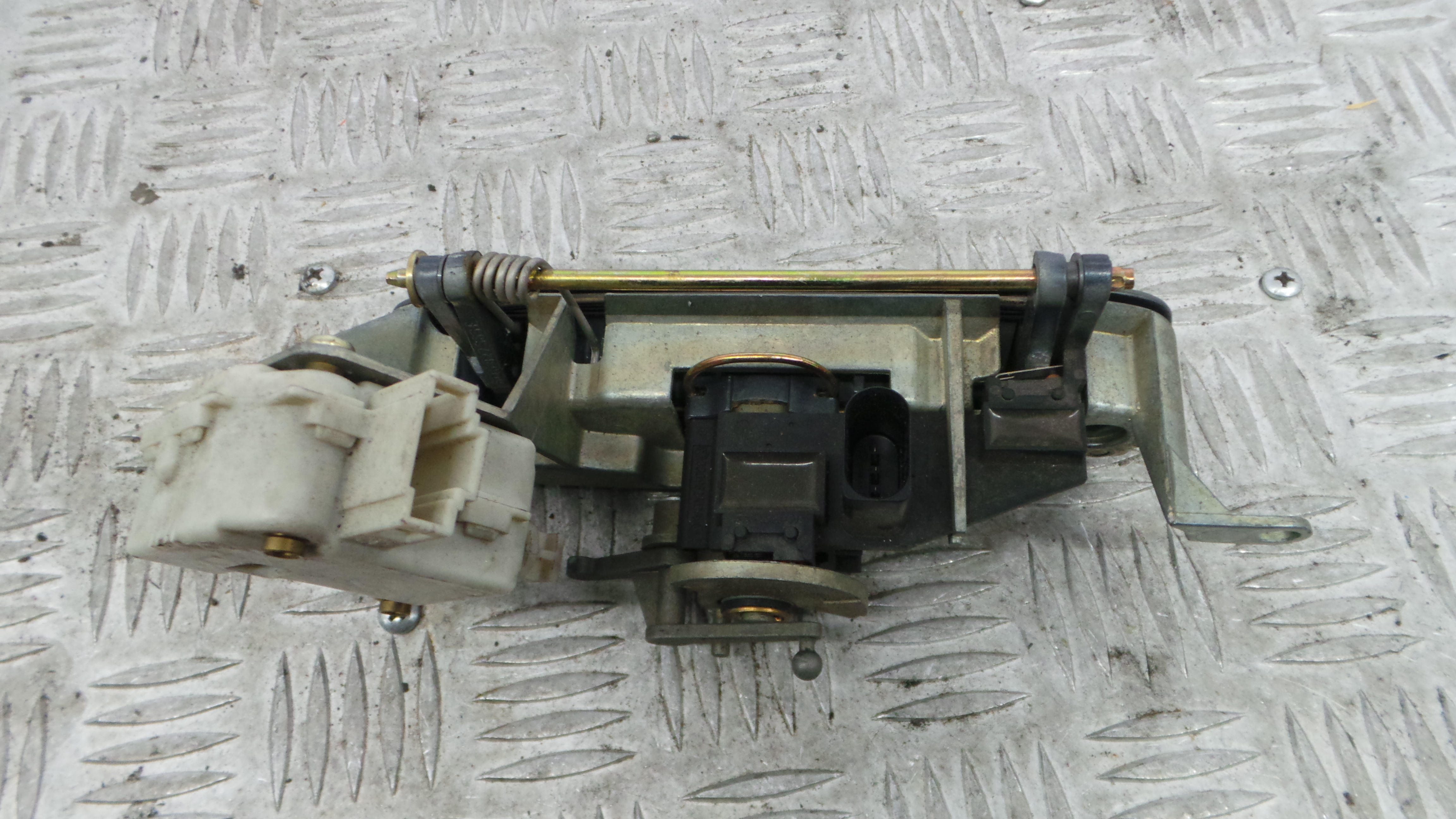 Puxador Exterior da Tampa da Mala 6Q6827565G - VW POLO (9N_, 9A_)-36441125