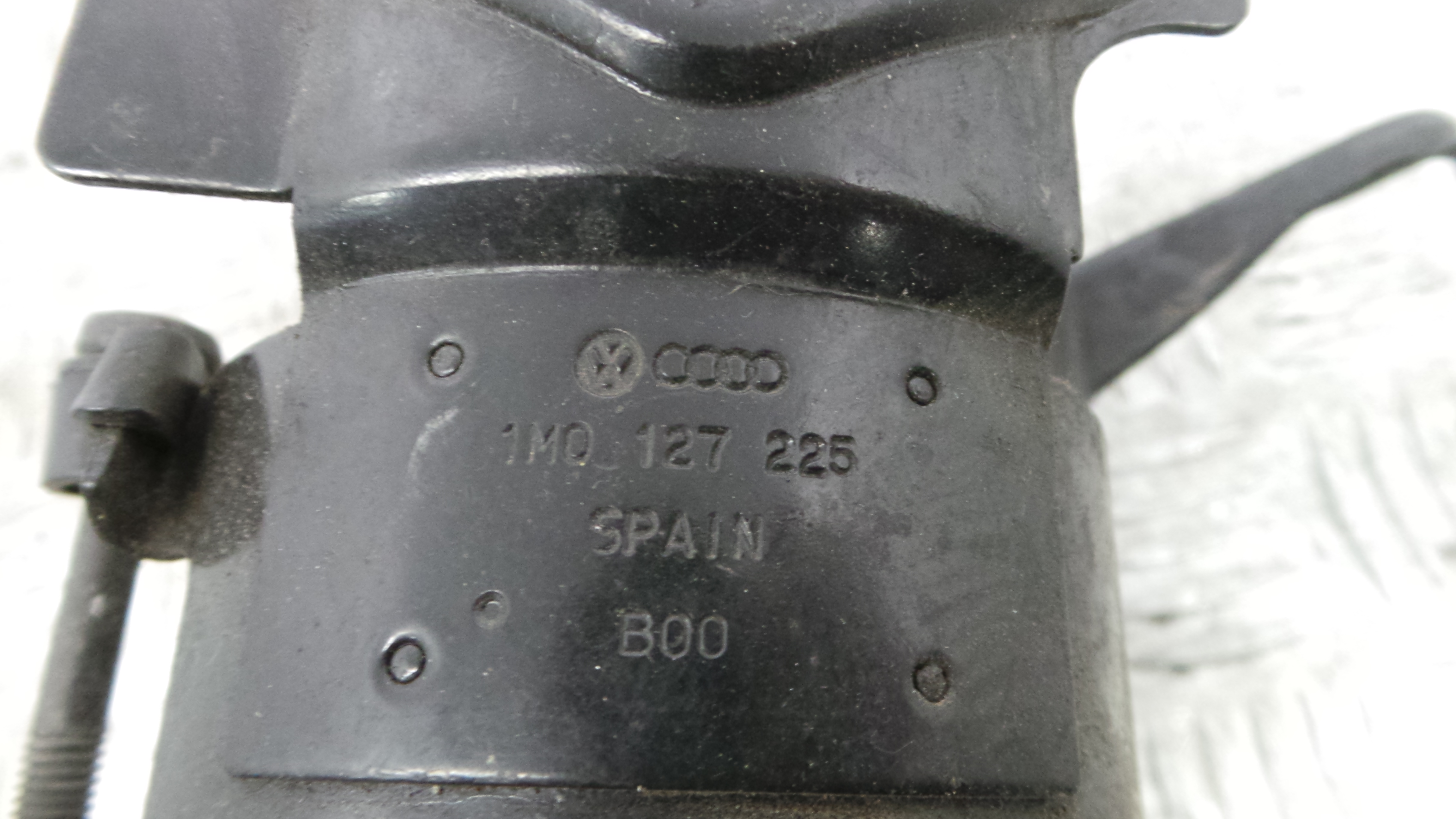 Suporte Filtro Combustivel 1M0127225 - VW BORA I (1J2)-36441128