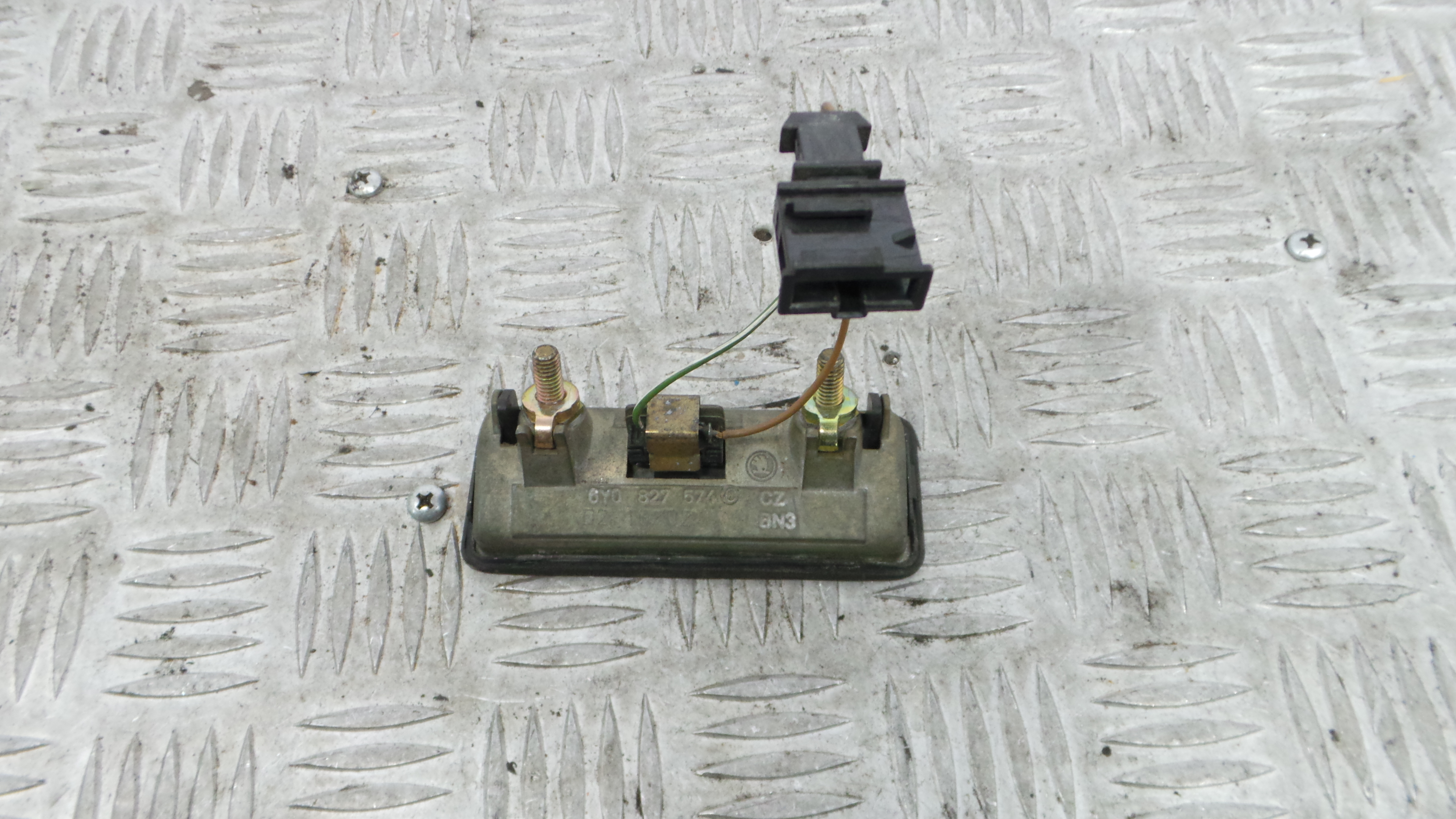 	Interruptor / Comando Mala 6Y0827574C - SKODA FABIA I (6Y2)-36441131