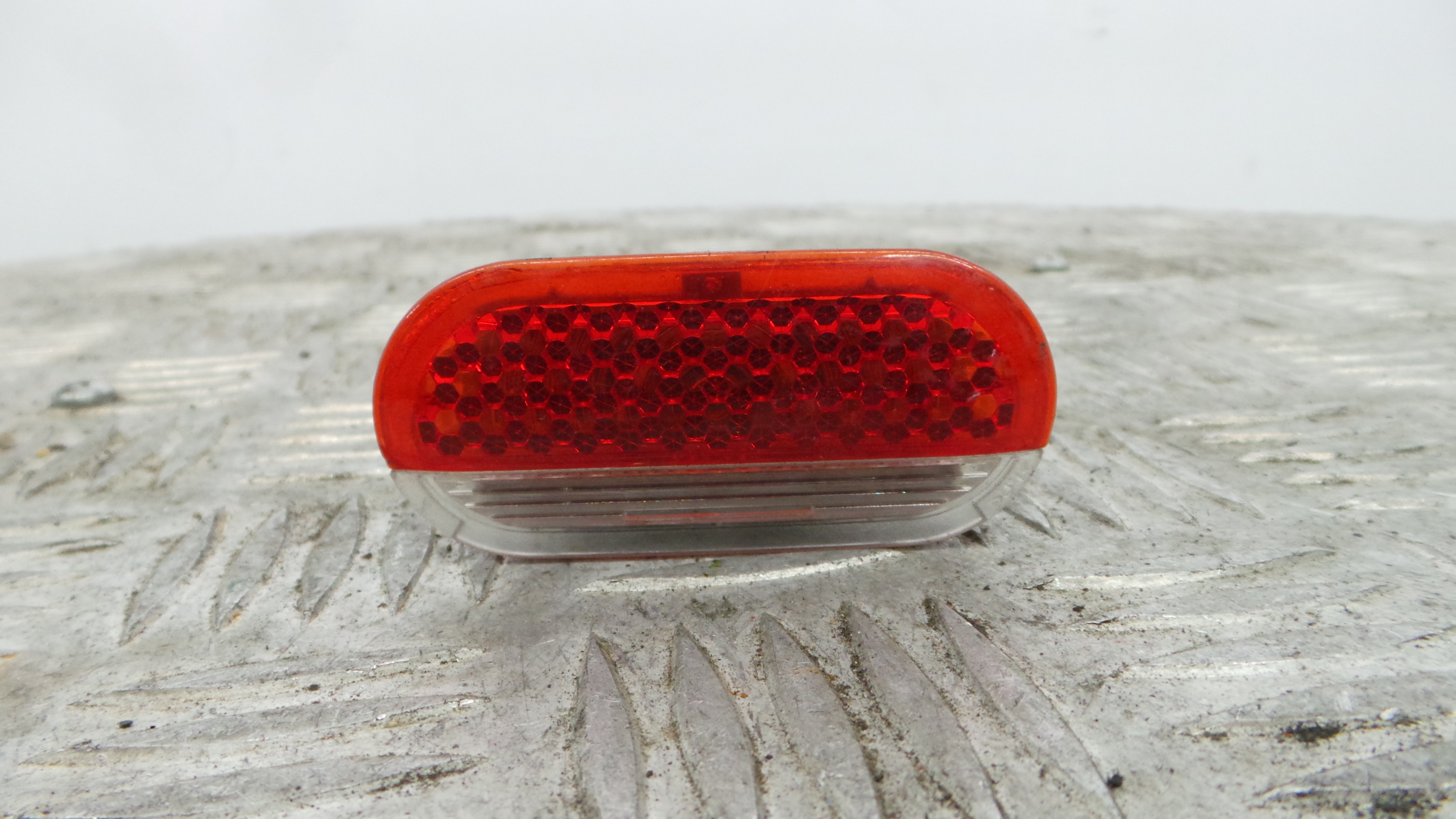 Luz Interior 1J0947411B - VW GOLF IV (1J1), GOLF Mk IV (1J1)-36441134